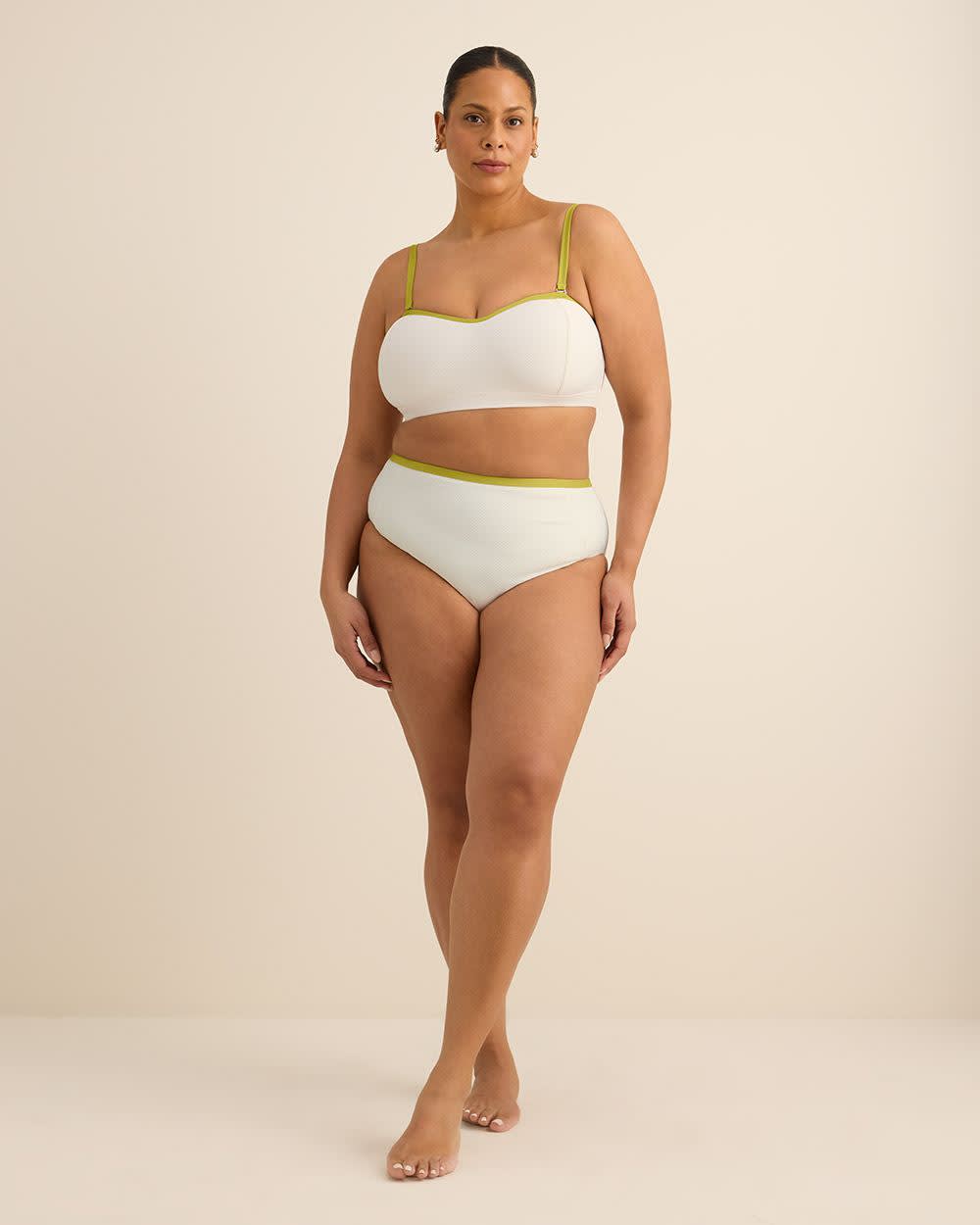 Culotte de maillot blanche texturée taille haute avec biais contrastant