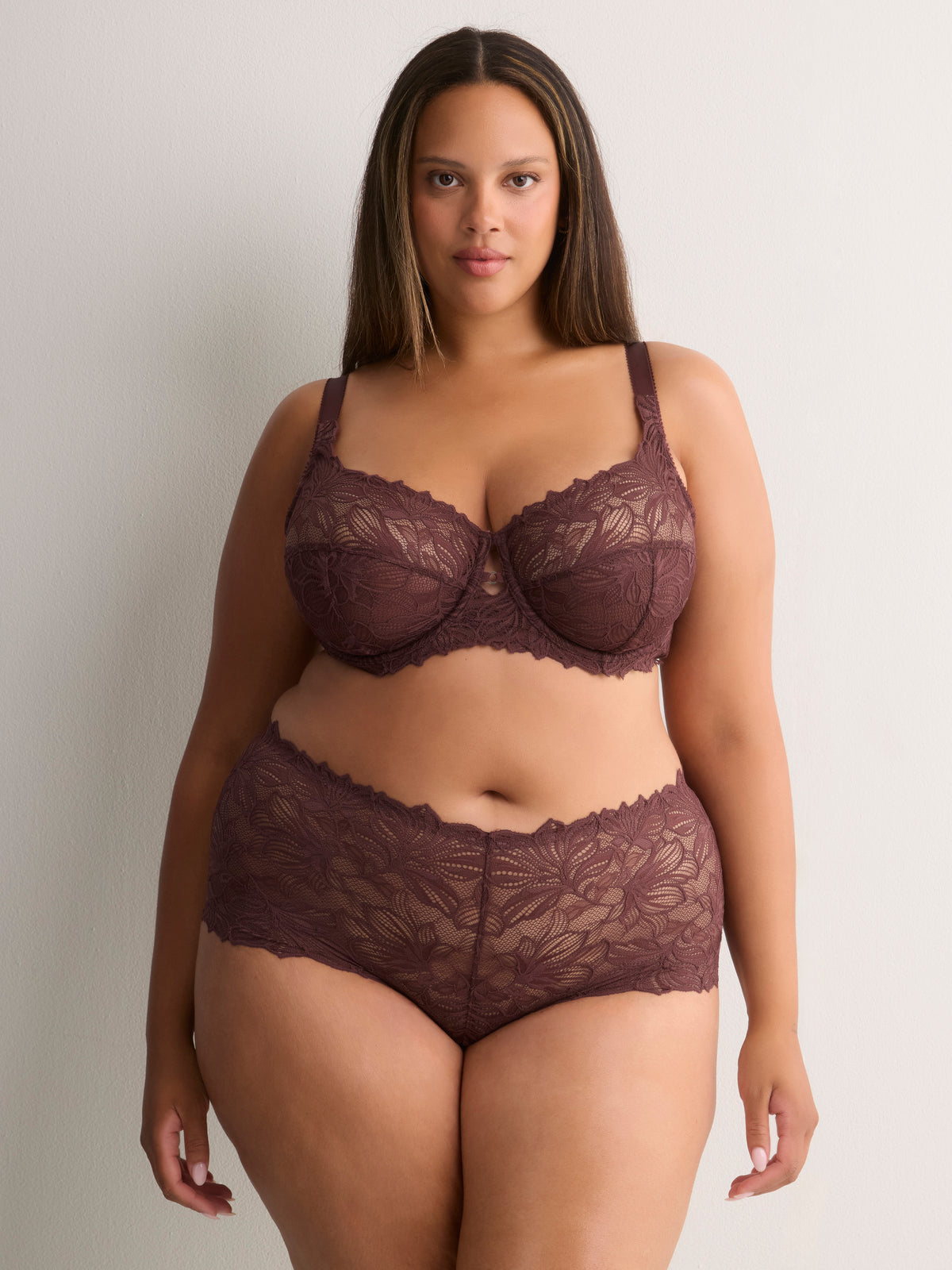 Lace T-Cup Underwire Bra - Déesse Collection
