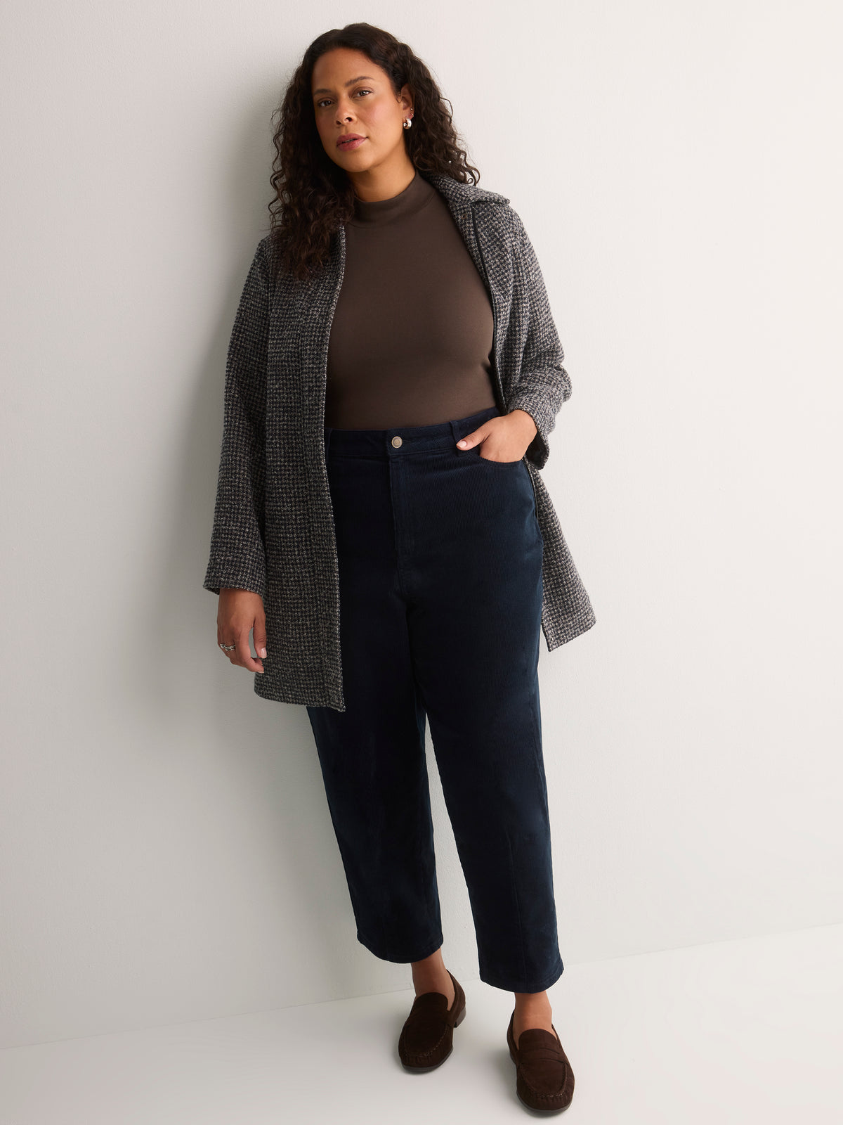 Curvy-Fit Barrel-Leg Corduroy Pant