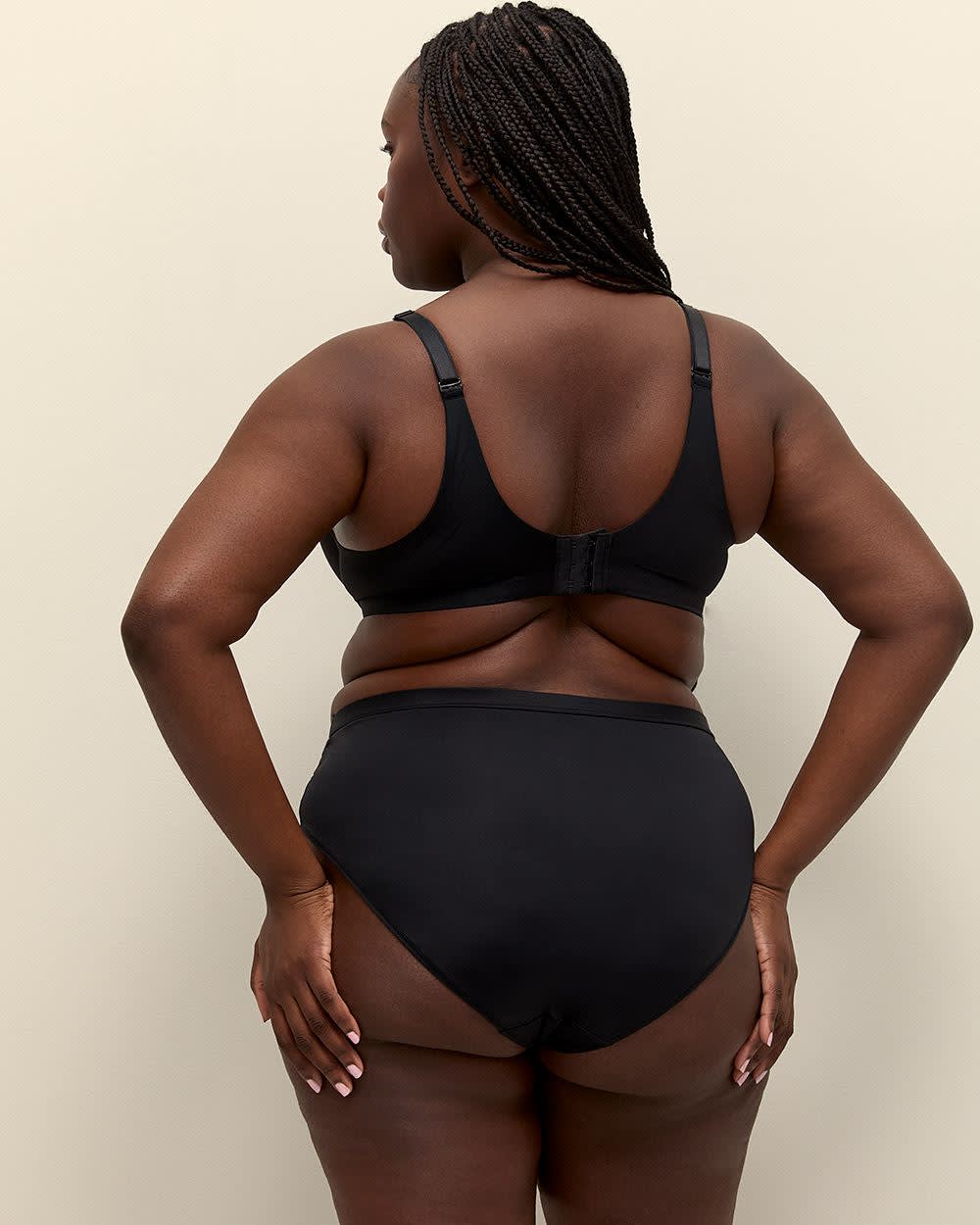 Soutien-gorge pigeonnant en microfibre – Déesse Collection