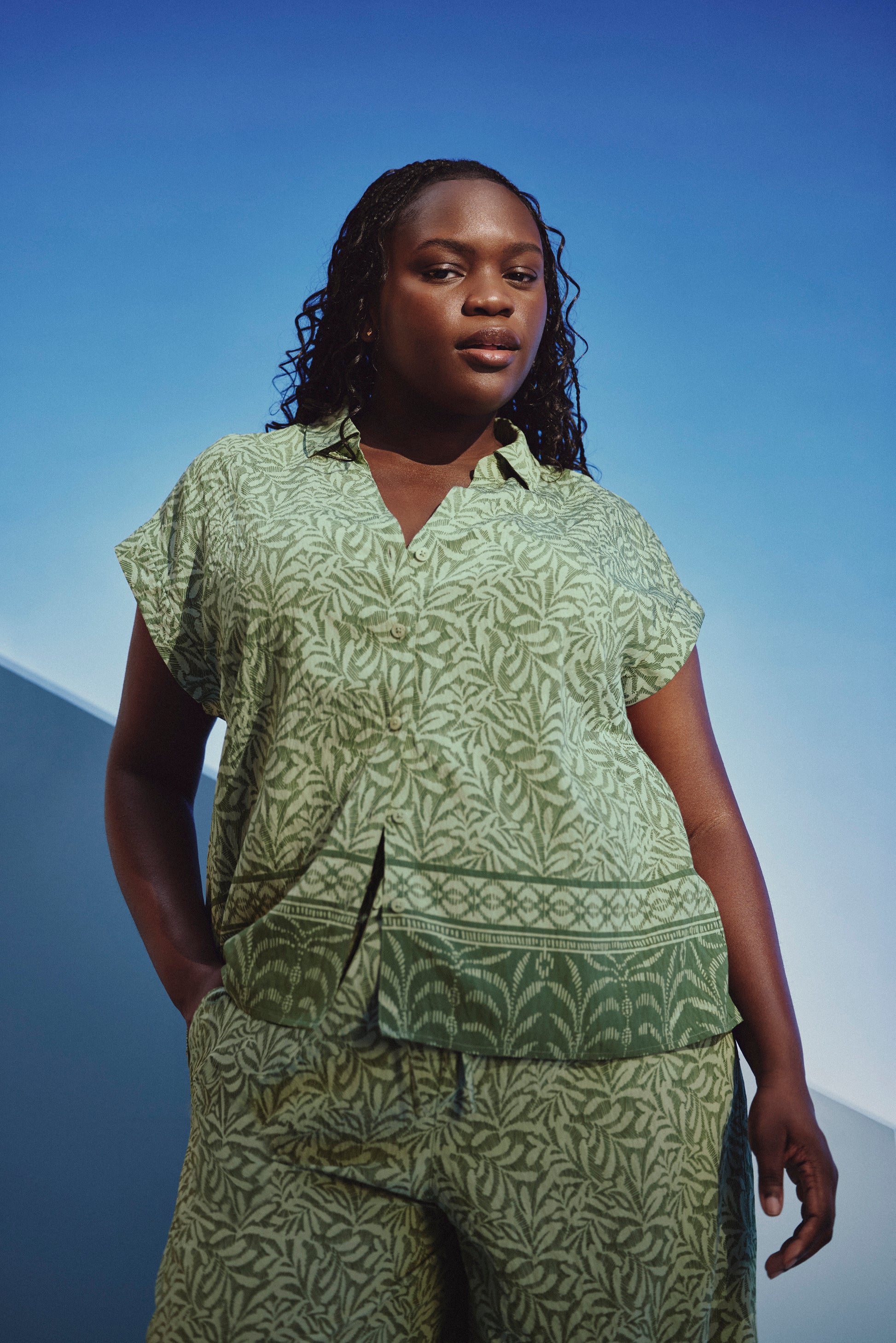 Loose Extended-Sleeve V-Neck Buttoned Down Blouse