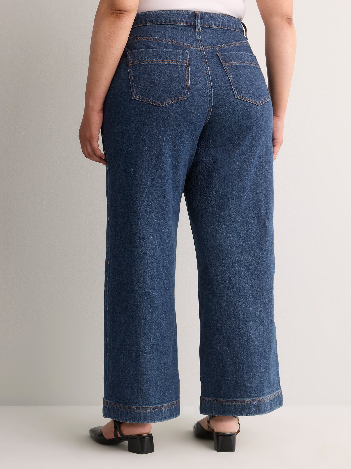 Classic-Fit High-Rise Wide-Leg Studded Denim Pant - d/C jeans
