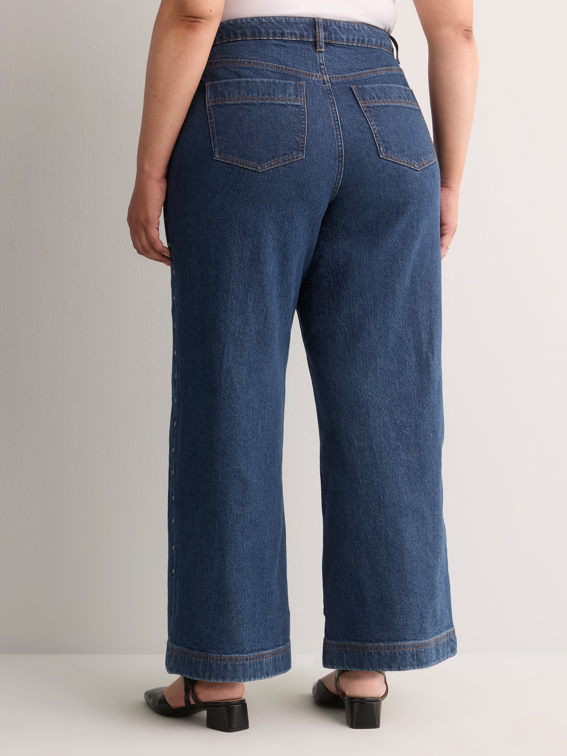 Classic-Fit High-Rise Wide-Leg Studded Denim Pant - d/C jeans
