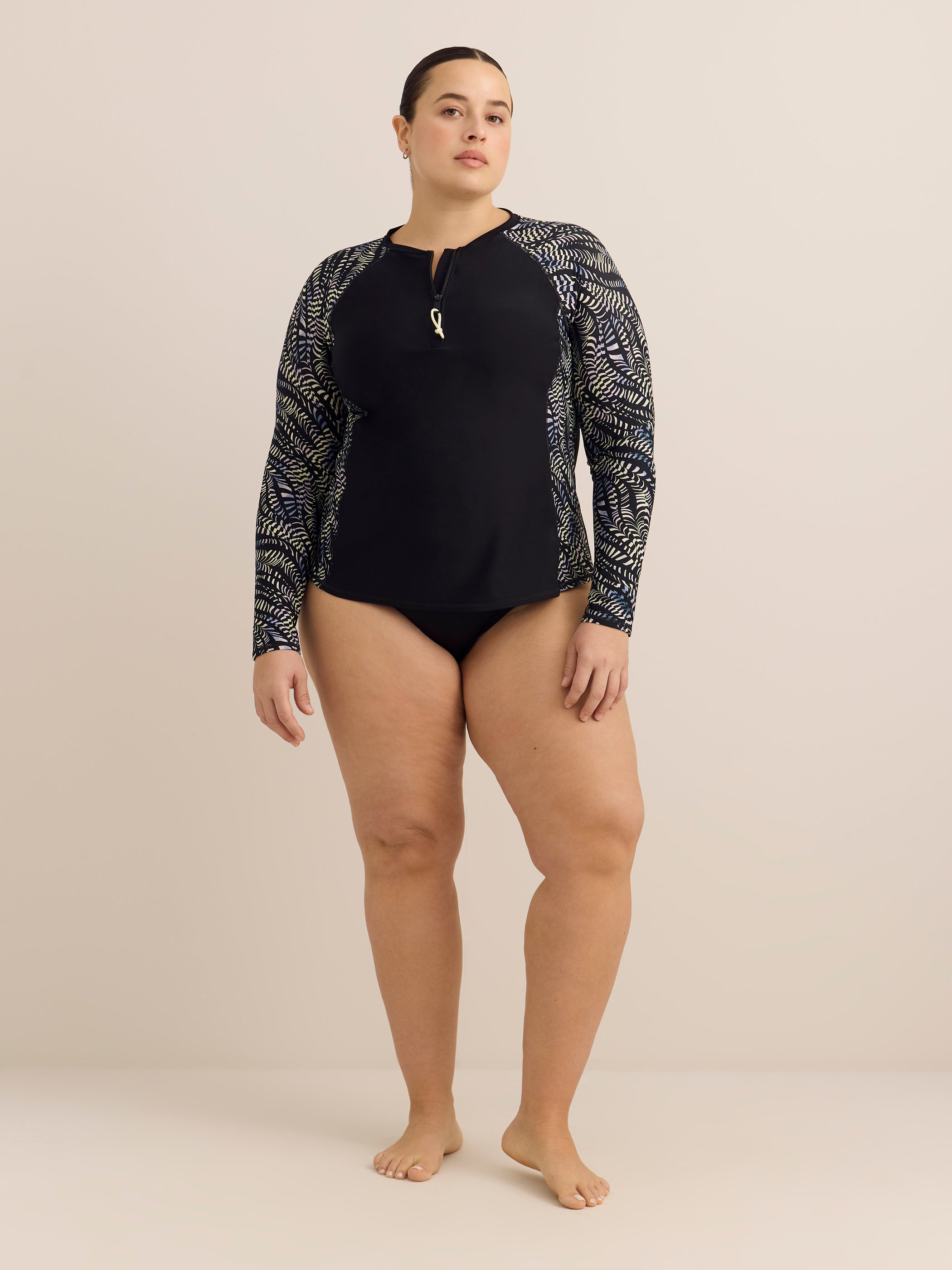 Black Wave-Print Long-Sleeve Rashguard - Active Zone
