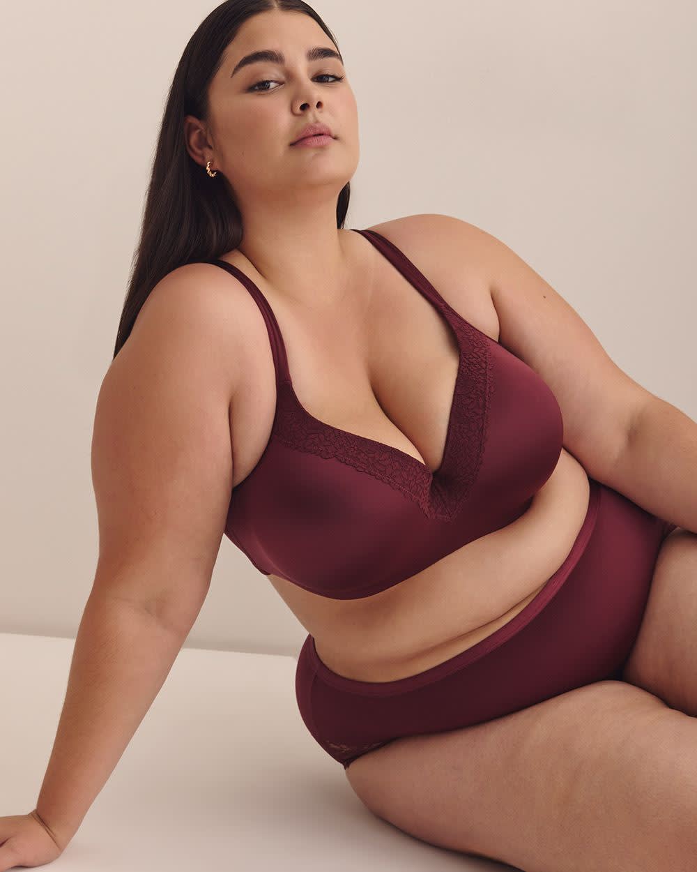 Underwire Burgundy Contour T-Shirt Bra with Lace - Déesse Collection
