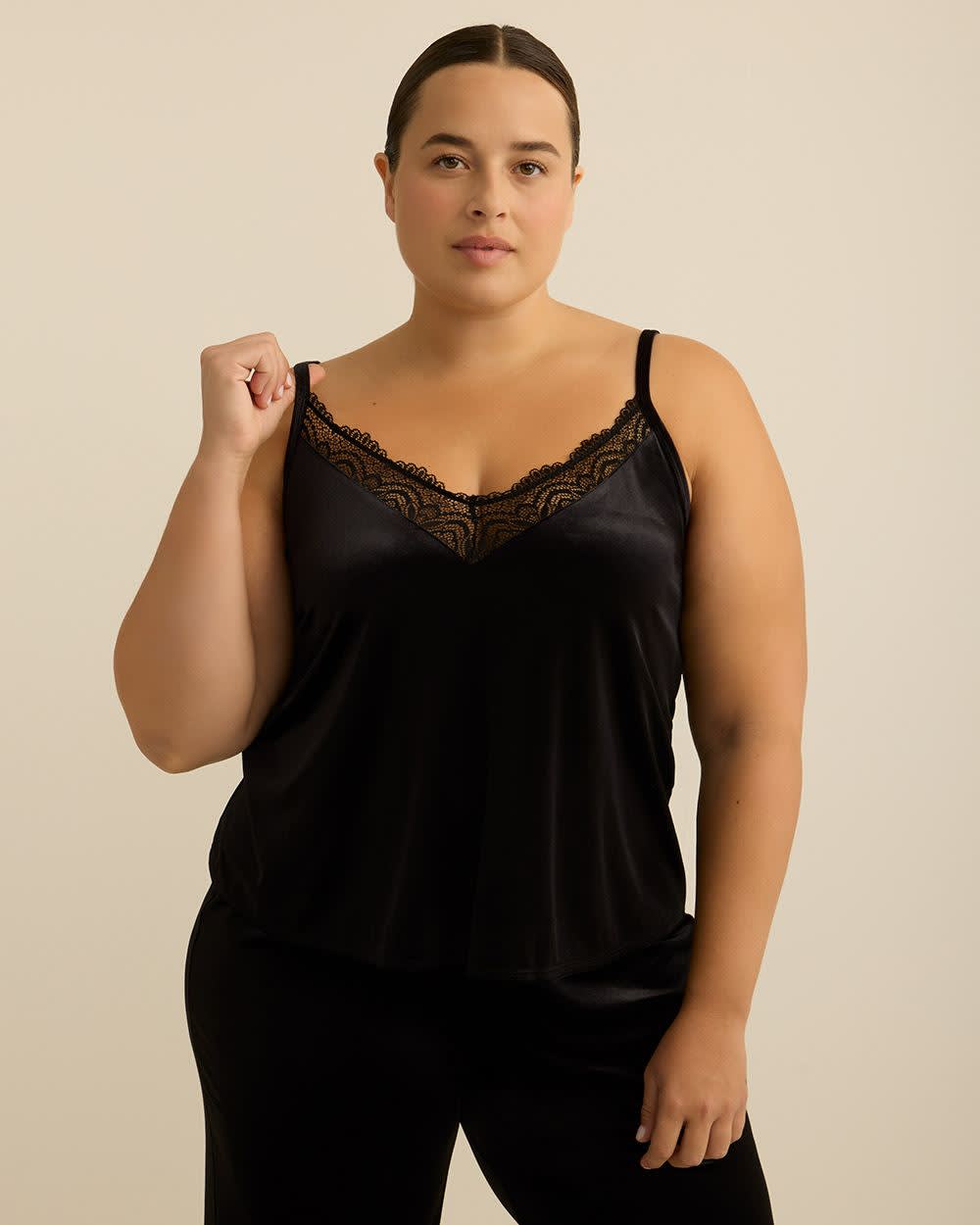 Haut de pyjama en velours tricoté Déesse – Col en V, détails en dentelle, bretelles ajustables