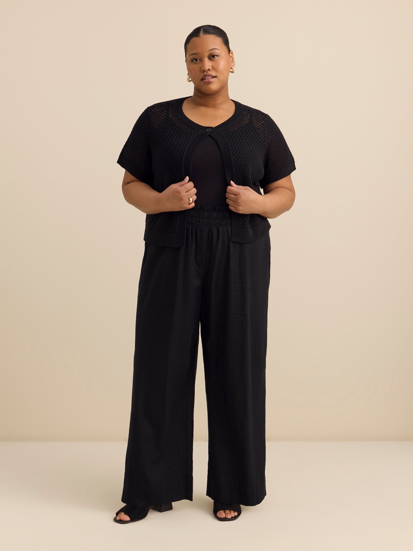 Black Short-Sleeve Cropped Cardigan