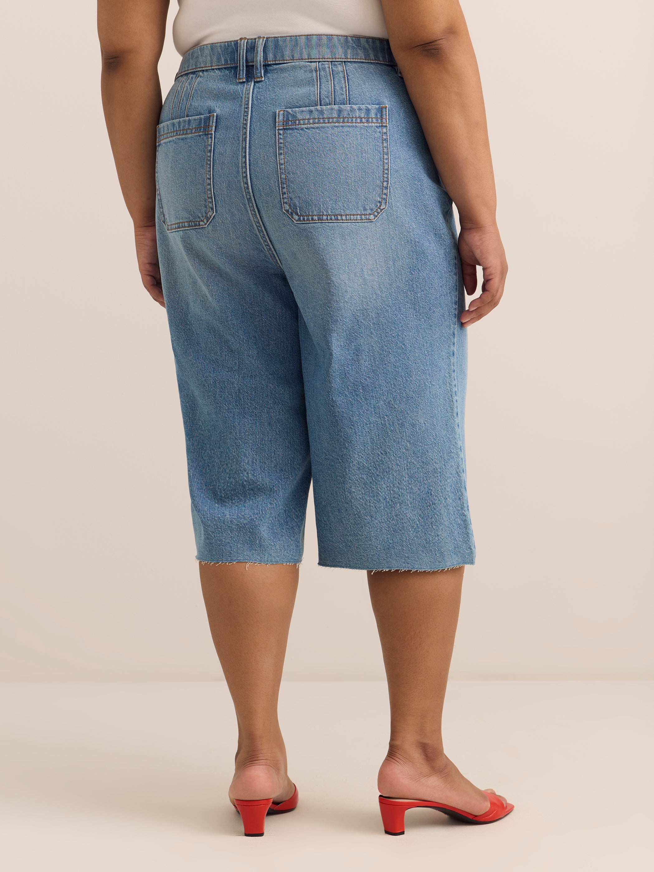 High-Rise Curvy-Fit Denim Capri - d/C JEANS
