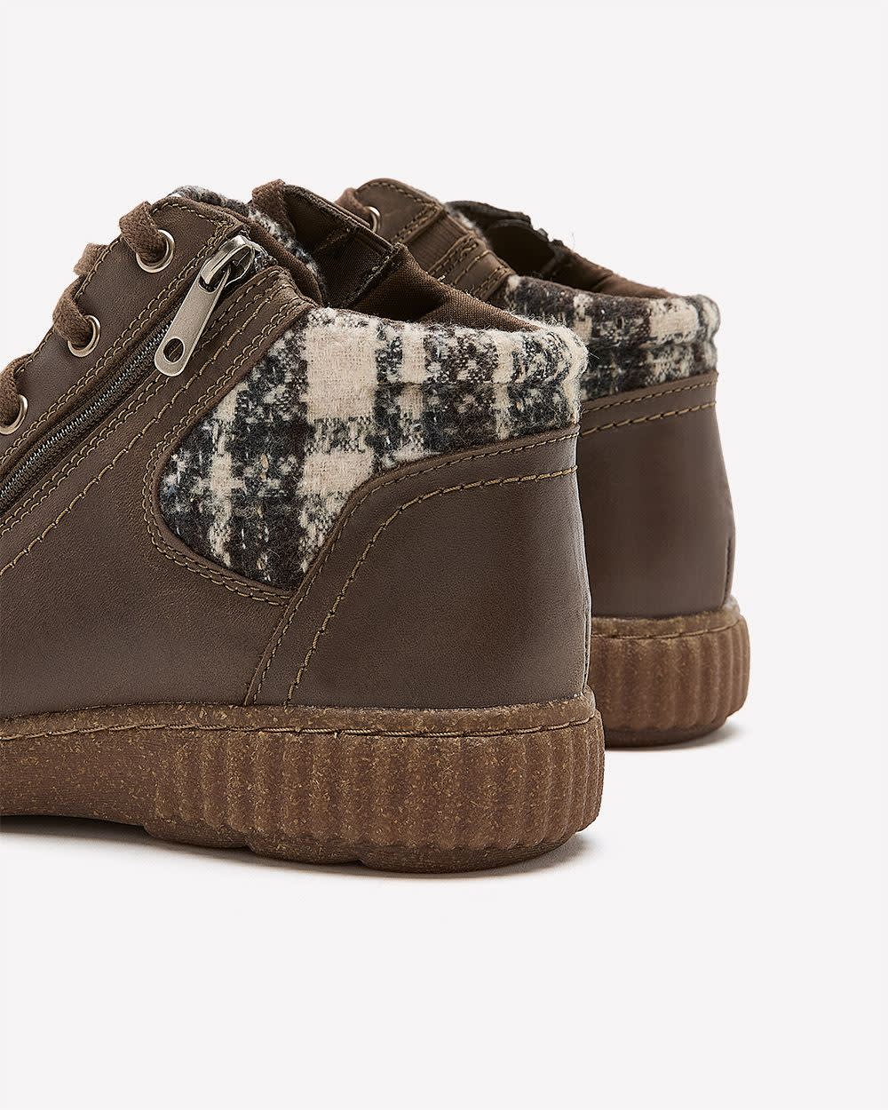 Bottillon lacé en cuir Caroline Spice, pied large - Clarks