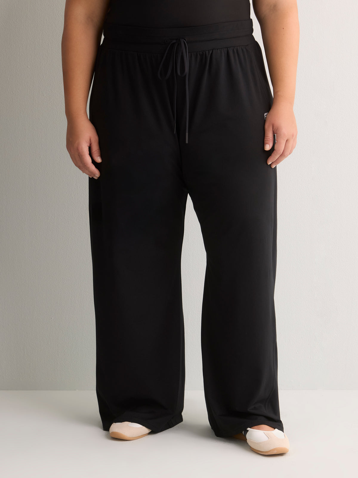 Cloud Jersey Wide-Leg Jogger Pant - Fabletics