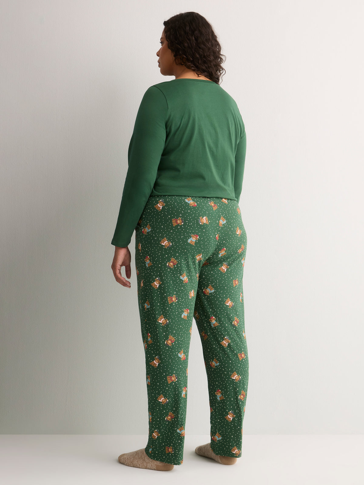 Green Snow Cow Henley Tee and Straight Pant Pyjama Set - tiVOGLIO