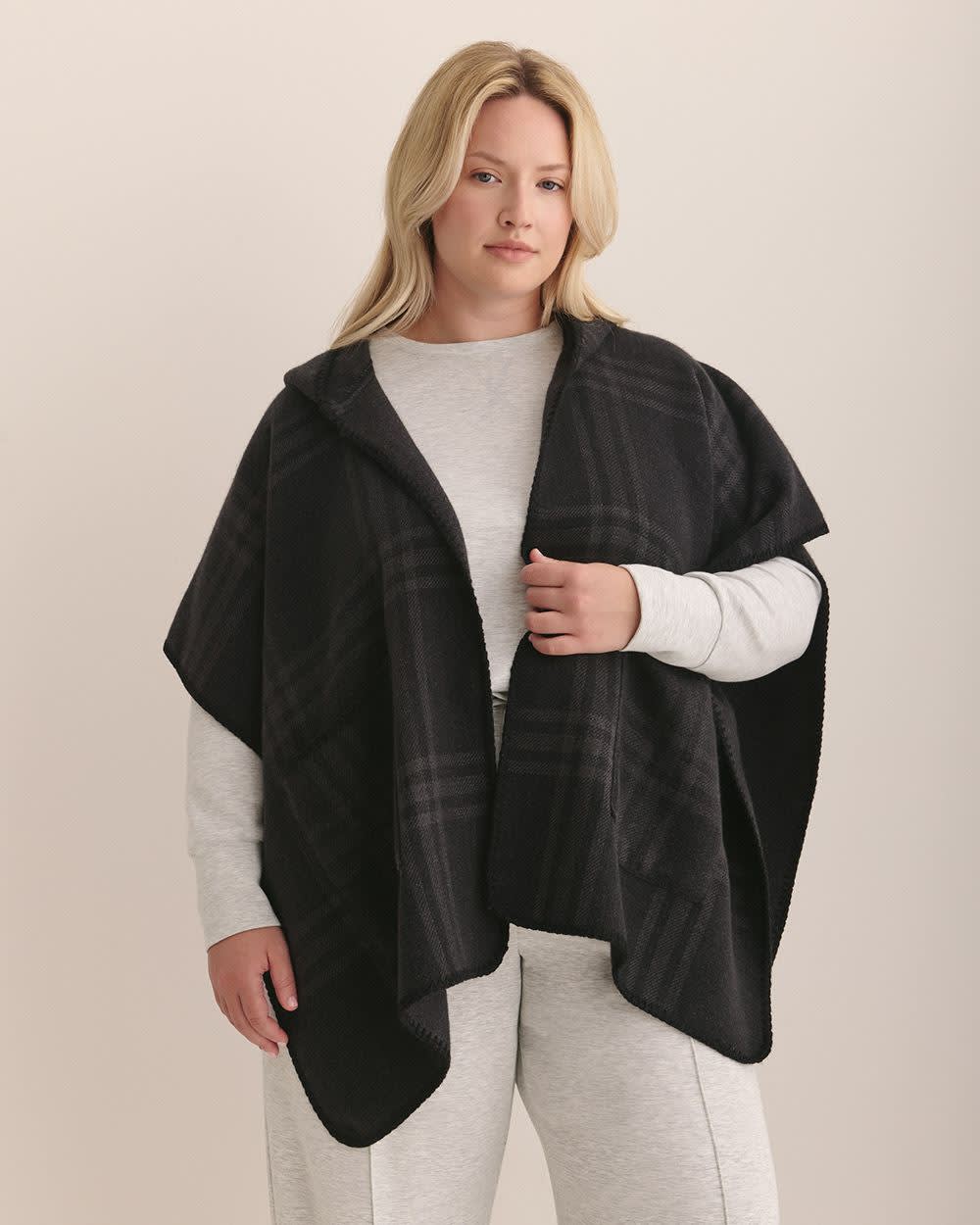 Cape noire carreautée avec capuche et poches