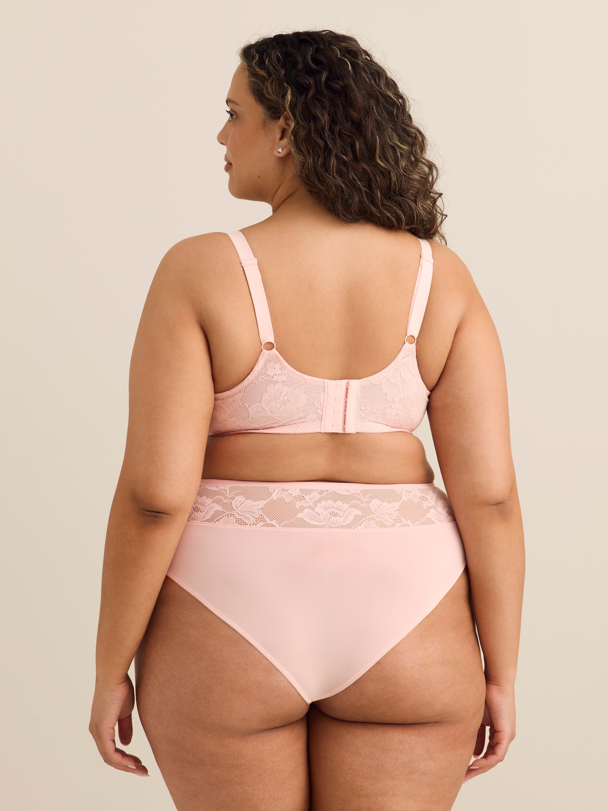 Underwire Lace Balconette Bra - Déesse Collection