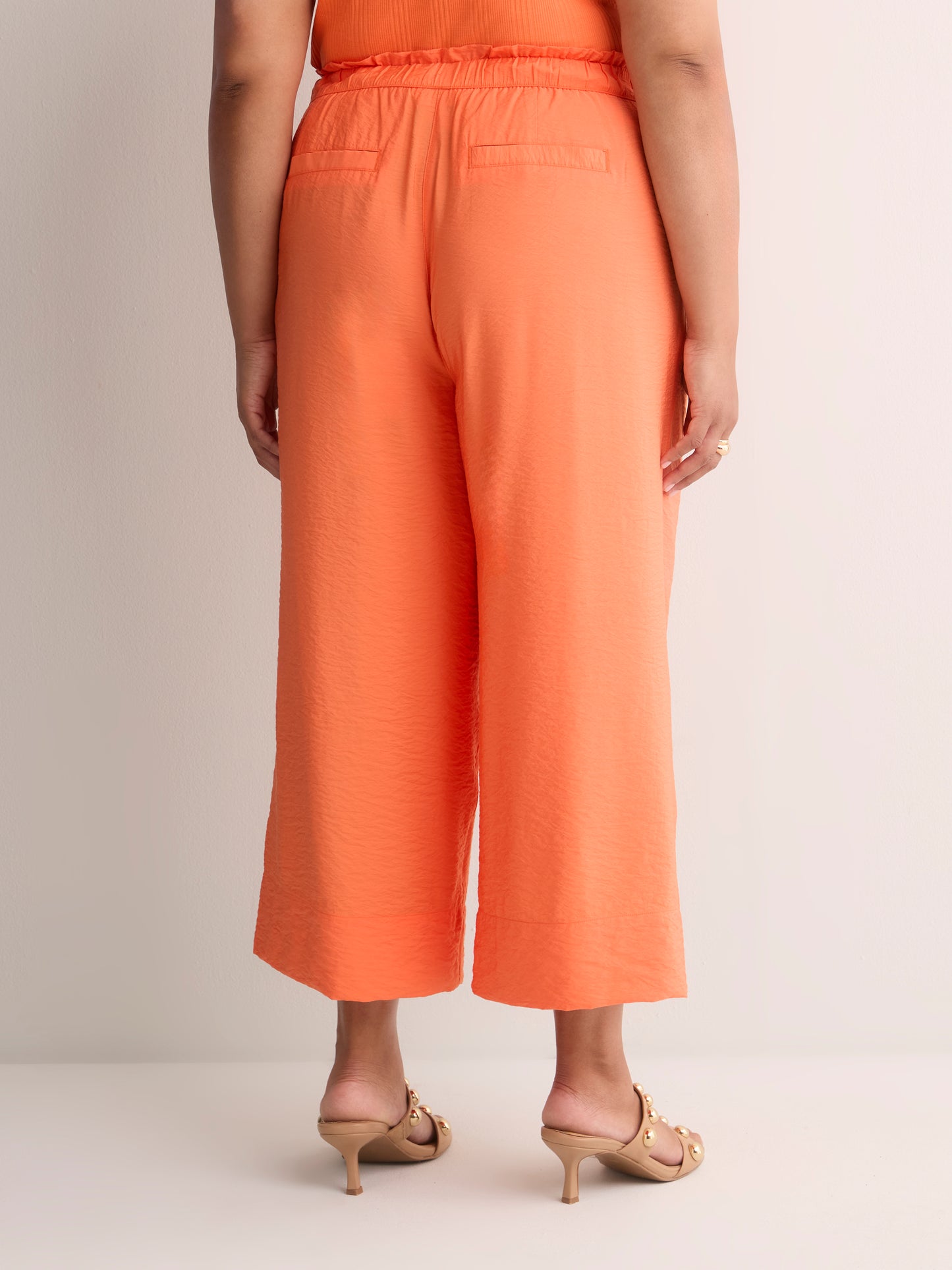 Woven Wide-Leg Slip-On Cropped Pant