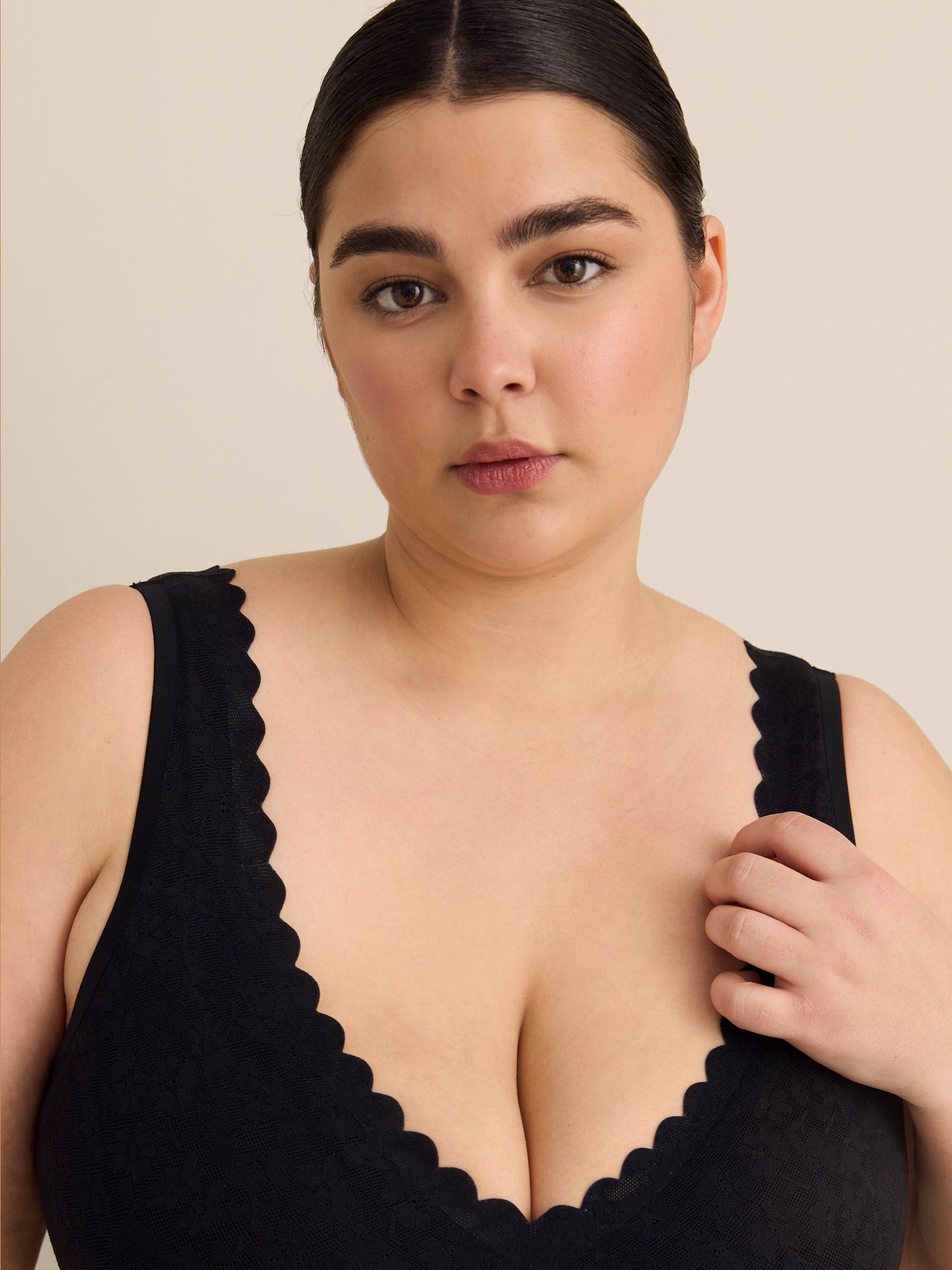 Wireless Lace Padded Bra with Scalloped Neckline - ti Voglio