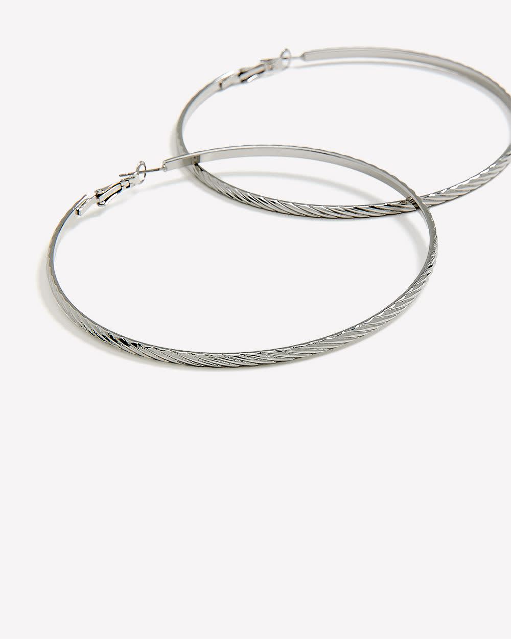 Grandes boucles d'oreilles anneaux argentées