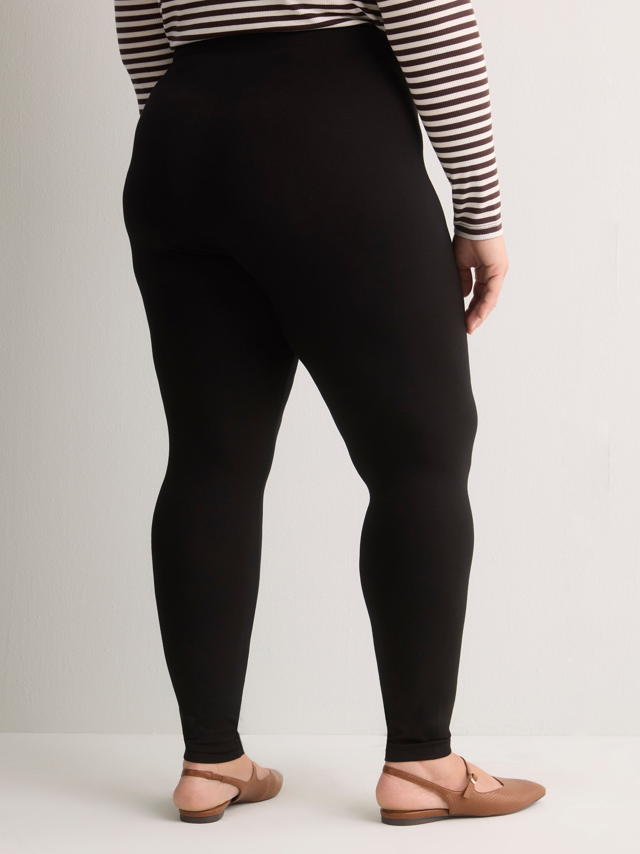 Responsible, Petite, Solid Leggings - PENN. Essentials