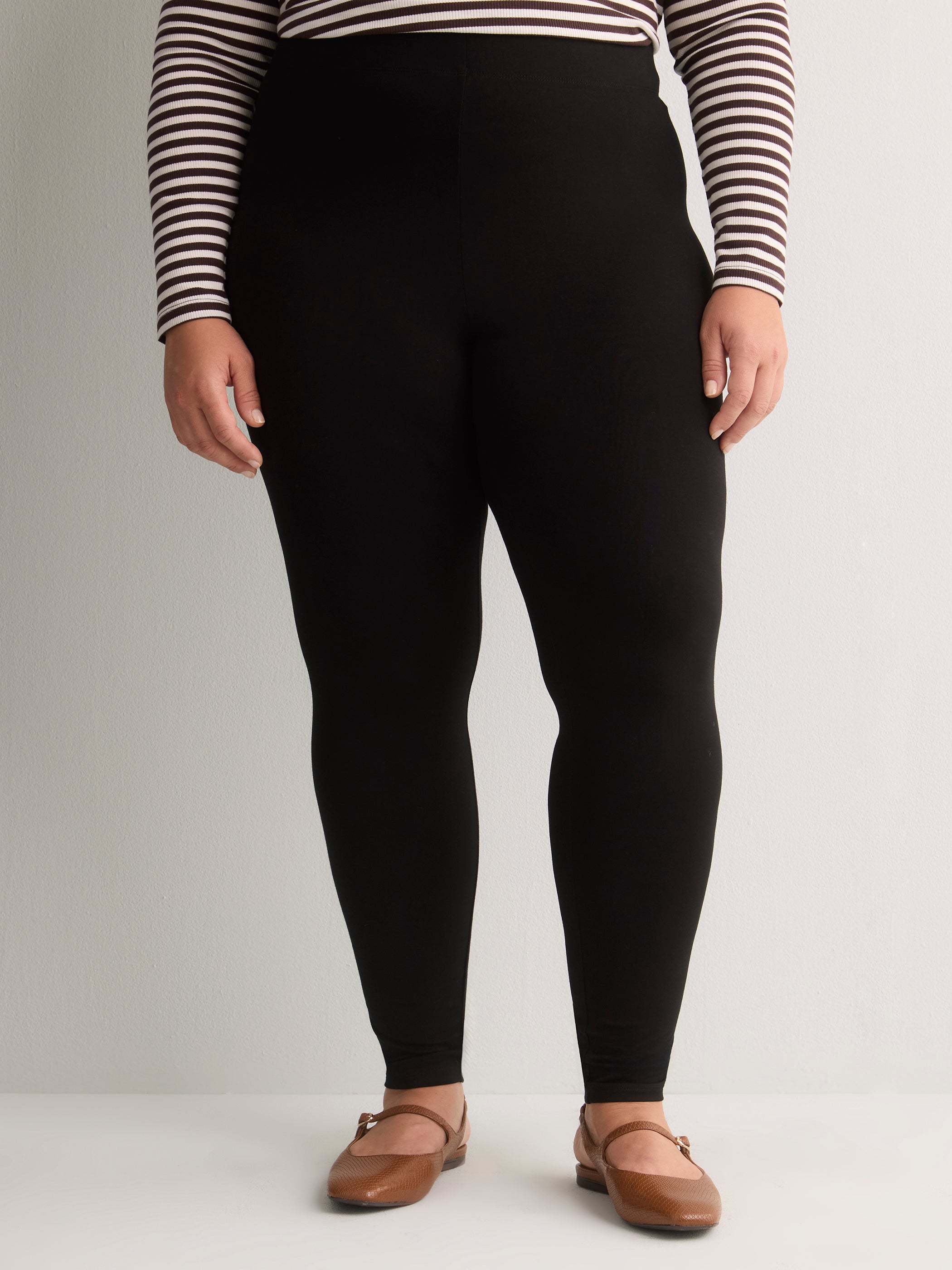 Responsible, Petite, Solid Leggings - PENN. Essentials