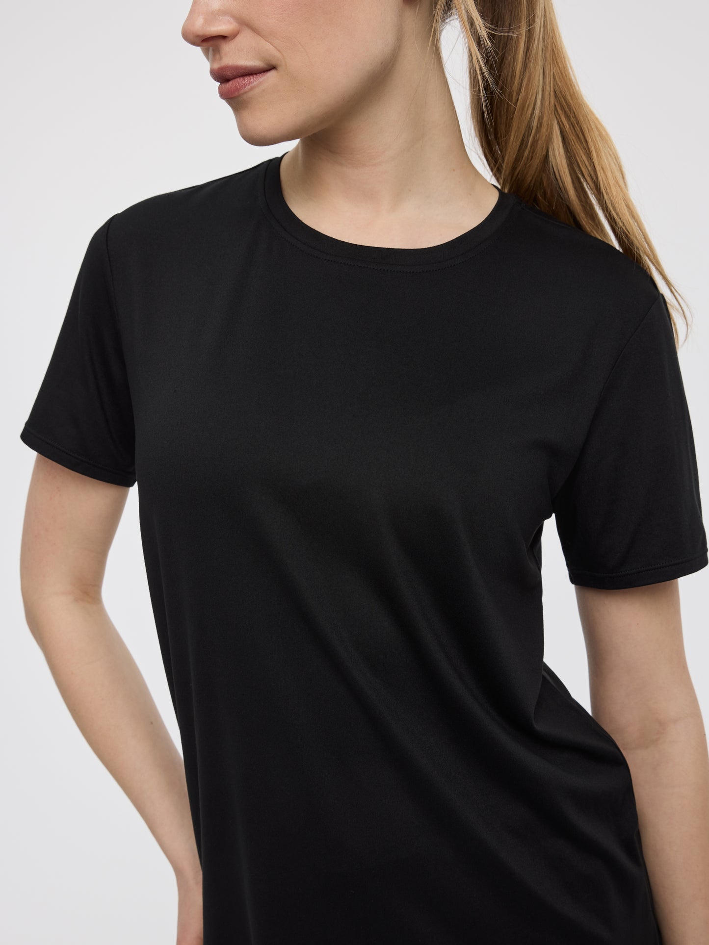Crew-Neck Tee - DRY-LUX (R) Hyba Essentials