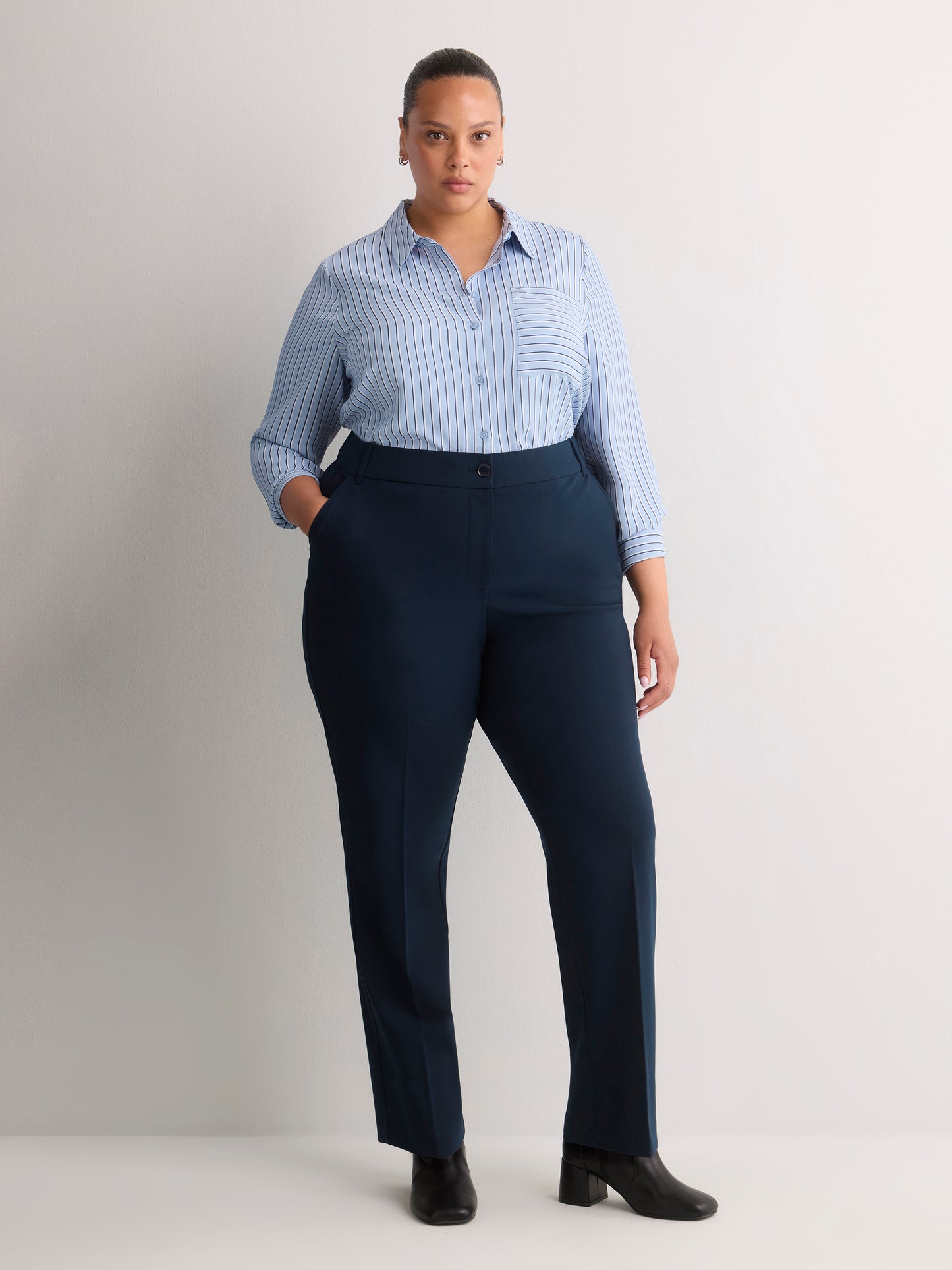 Petite, Navy Curvy Straight-Leg Savvy Pant