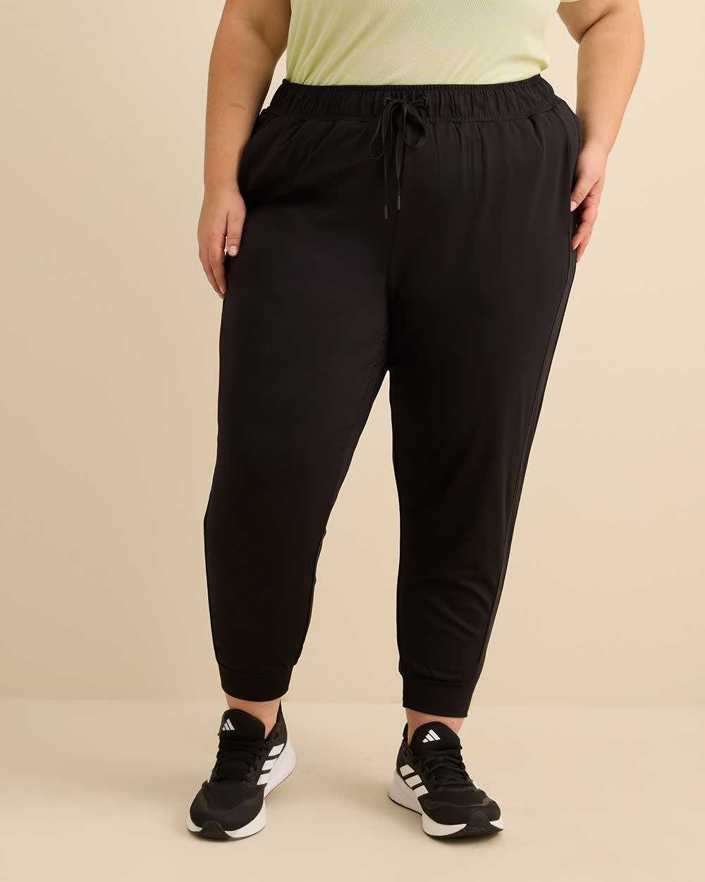 Pantalon de jogging noir, coupe petite, tissu responsable - Active Zone