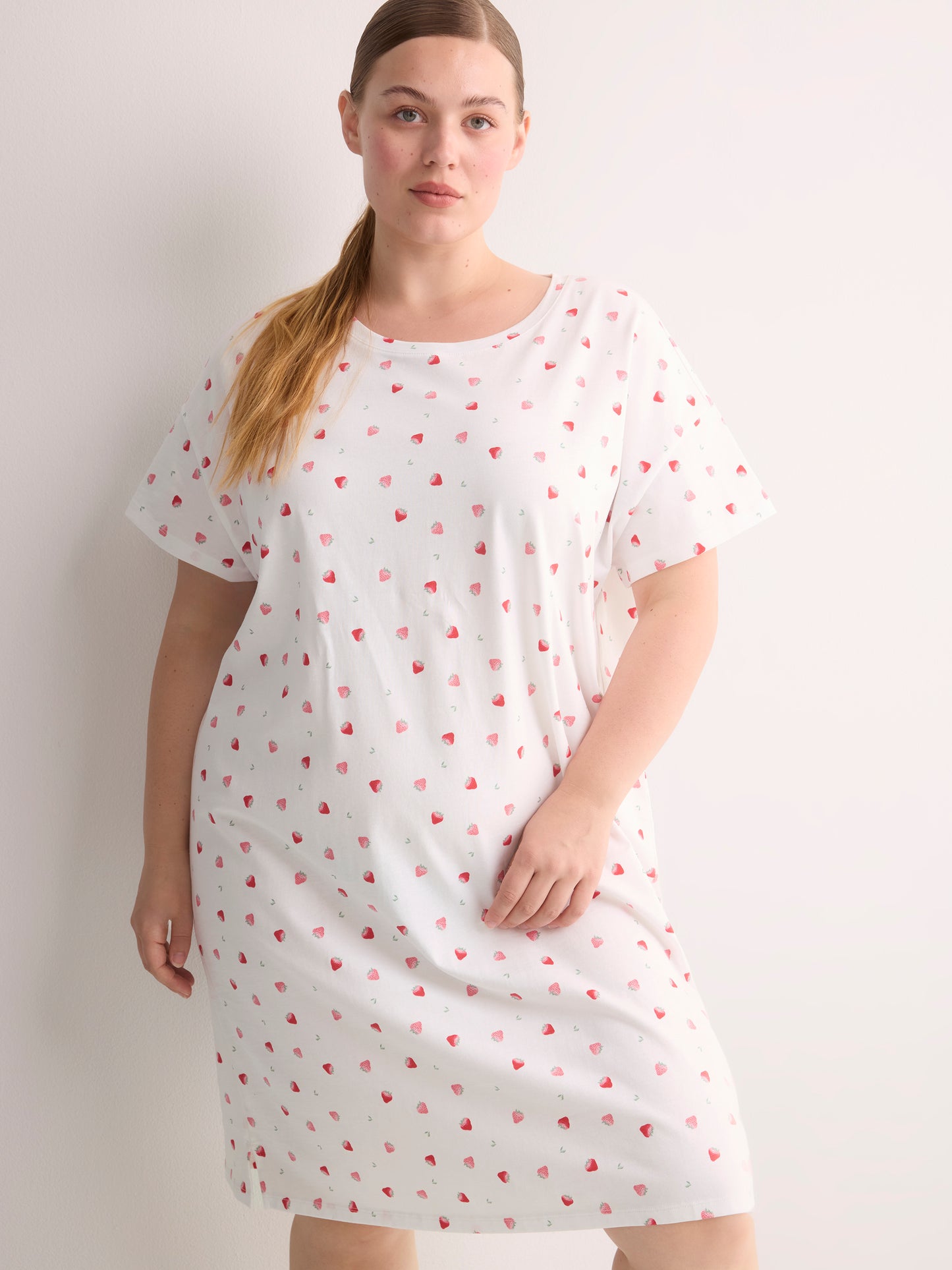 White Strawberry-Print Short-Sleeve Sleepshirt - ti Voglio
