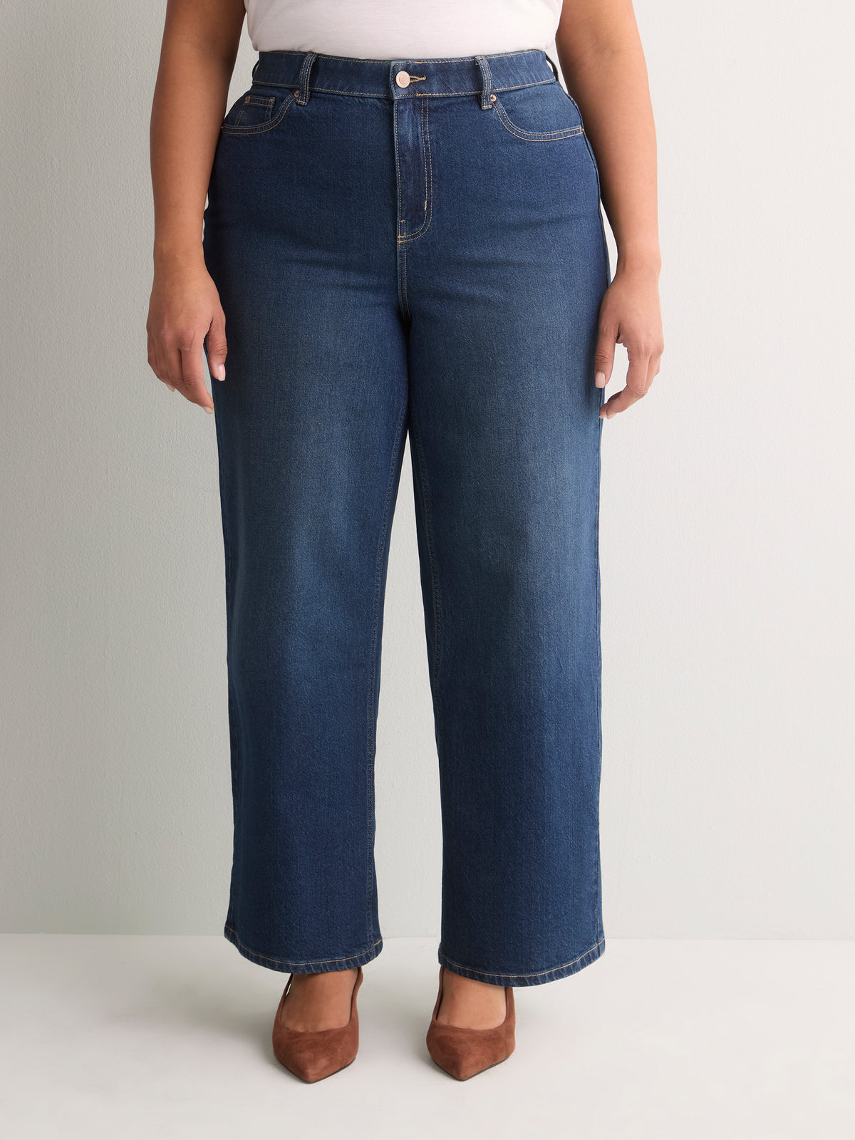 Petite, Curvy-Fit Mid-Rise Wide-Leg Jean - d/C jeans