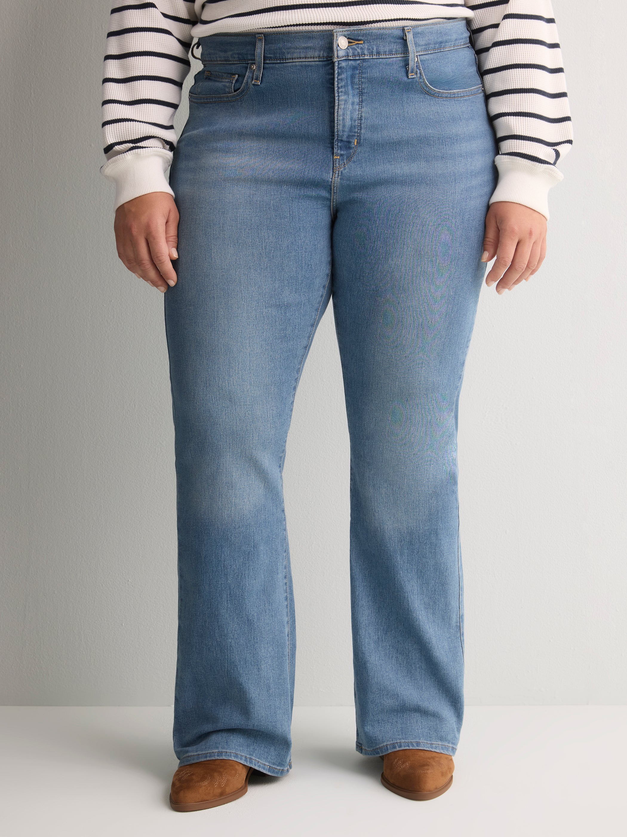 Medium Blue 315 Shaping Bootleg Jean - Levi's