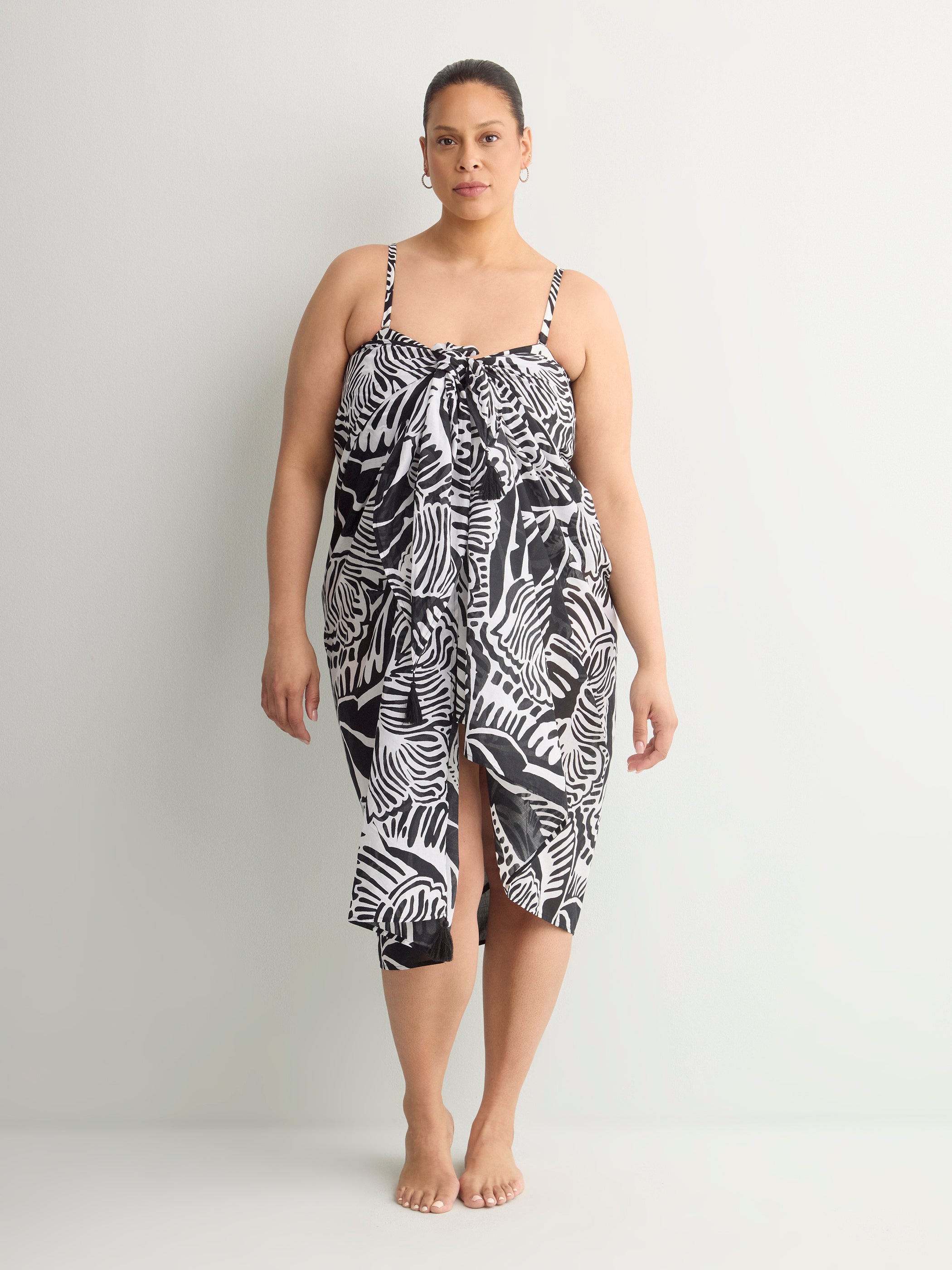 Printed Pareo With Tassels Details