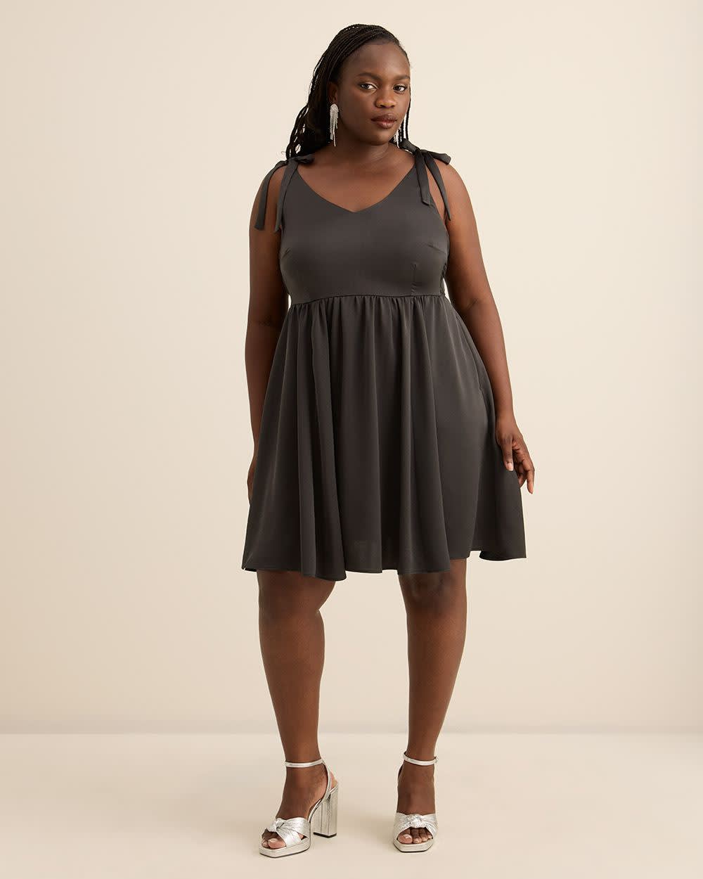 Robe évasée sans manches en satin - Addition Elle