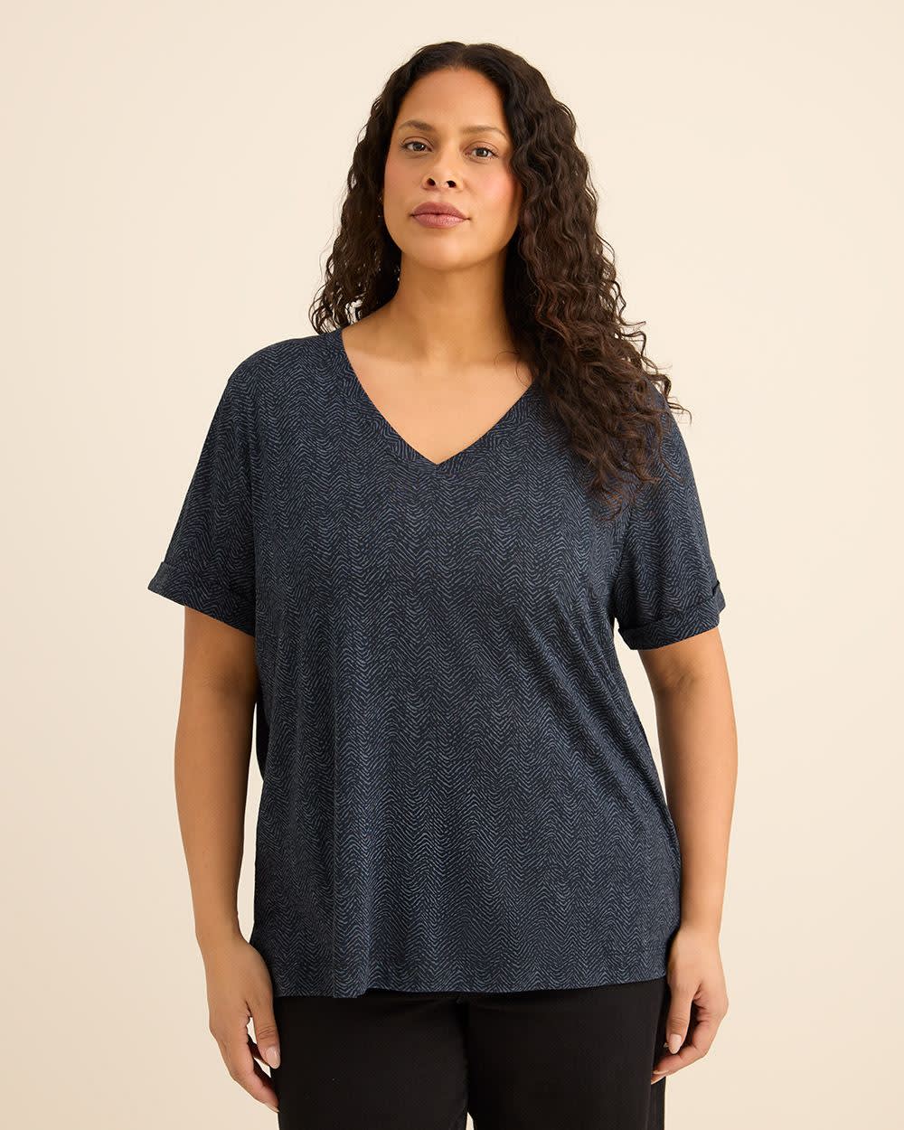 Boyfriend-Fit V-Neck T-Shirt - PENN. Essentials