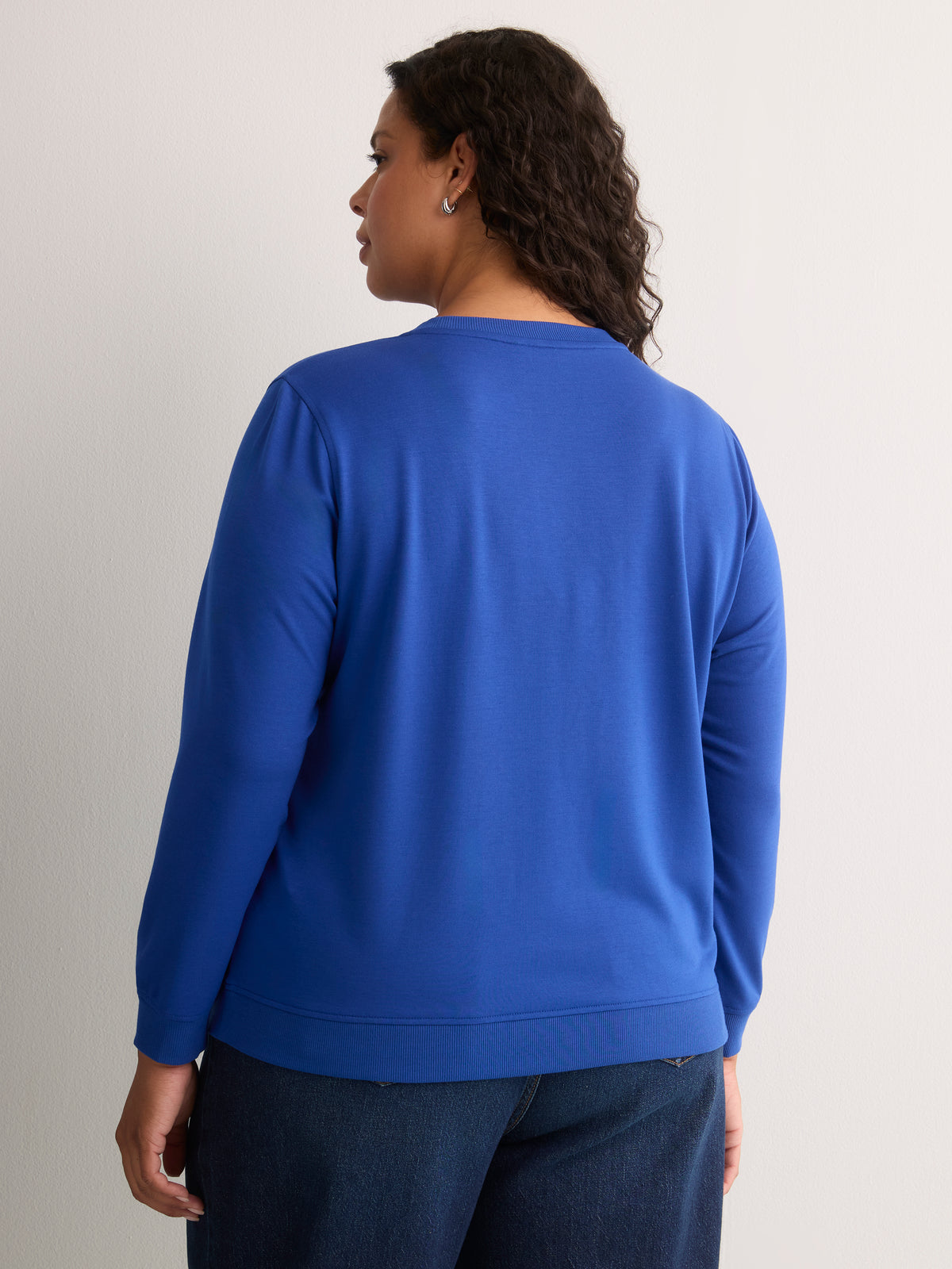 Boyfriend-Fit Long-Sleeve Crew-Neck Sweatshirt