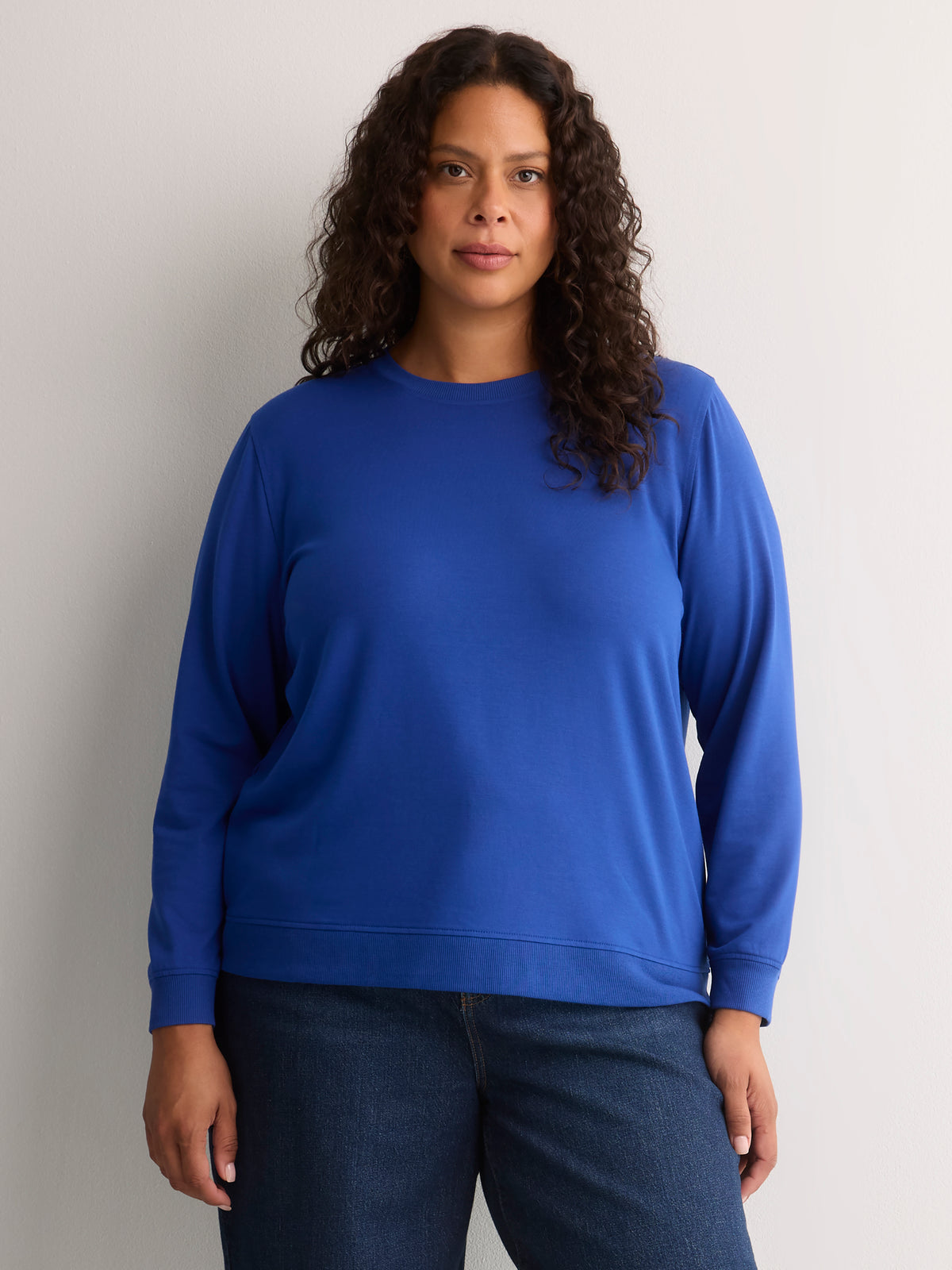 Boyfriend-Fit Long-Sleeve Crew-Neck Sweatshirt