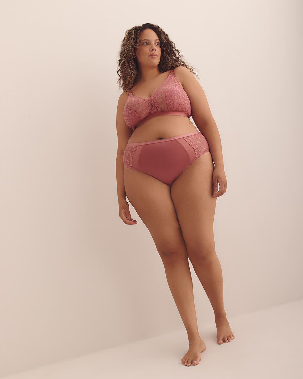 Lace Bralette with Scalloped Edge - Déesse Collection