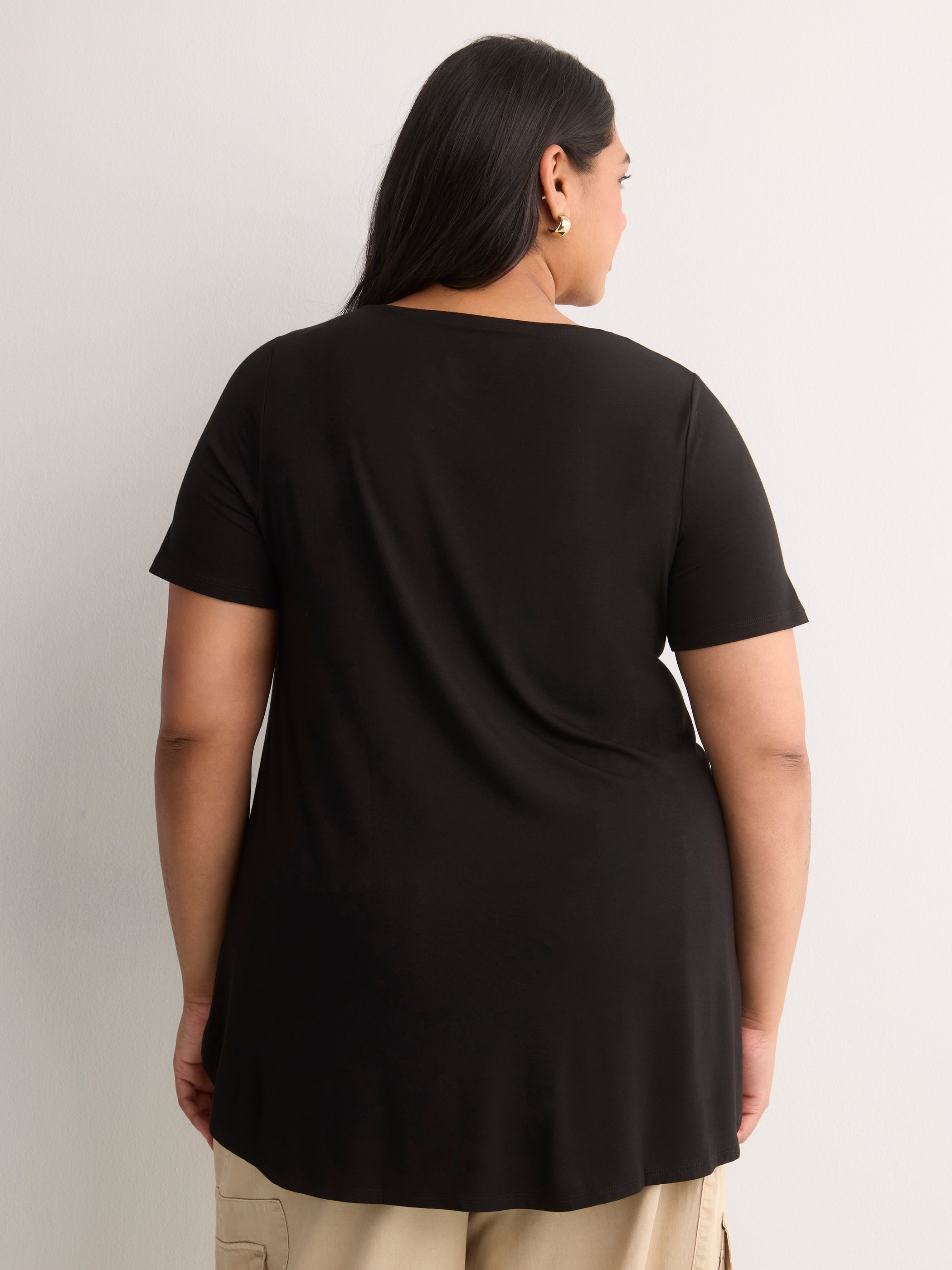 Modern-Fit V-Neck Tunic - PENN. Essentials