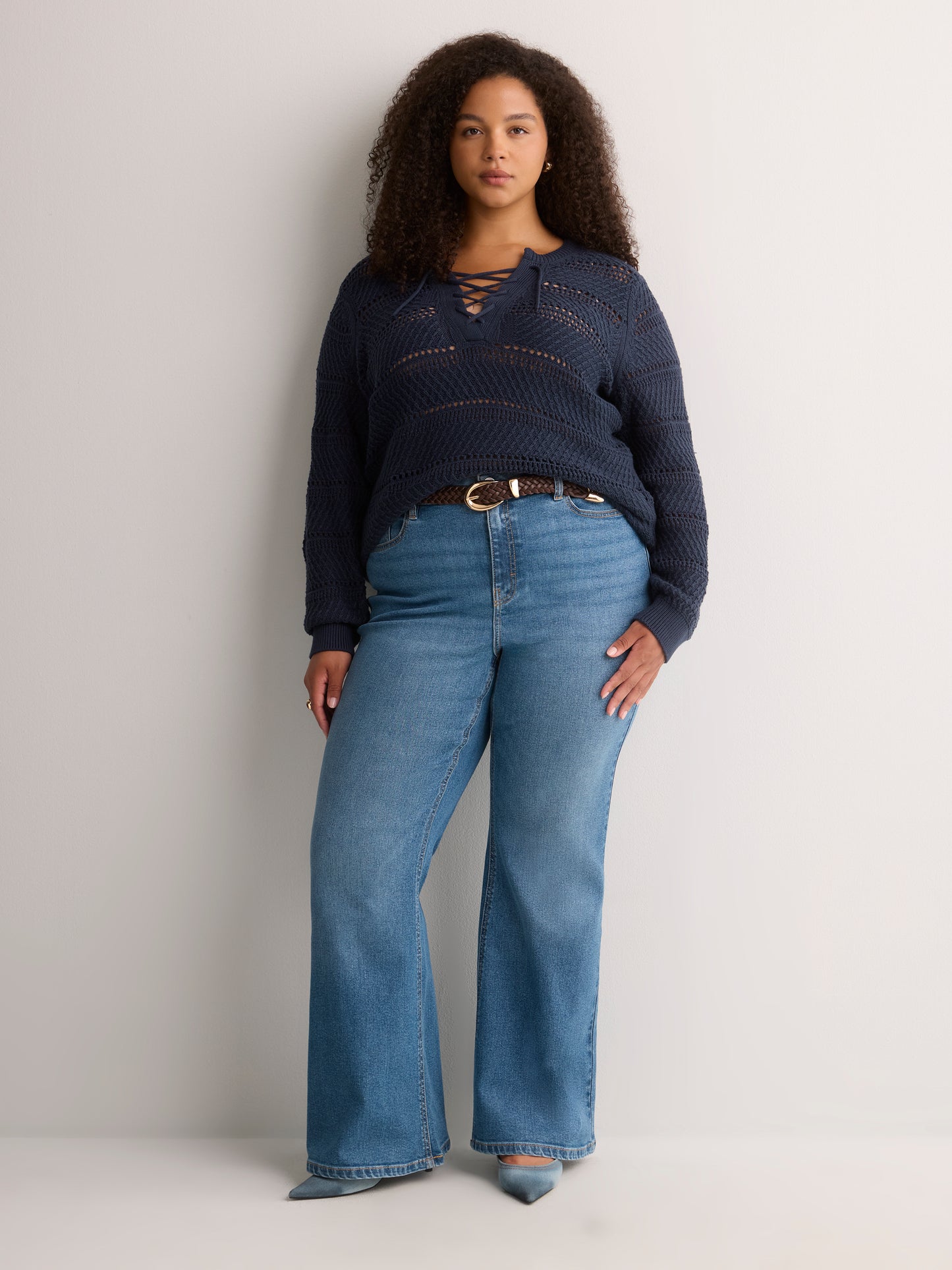 Straight Lace-Up Crew Neck Combed Knit Sweater