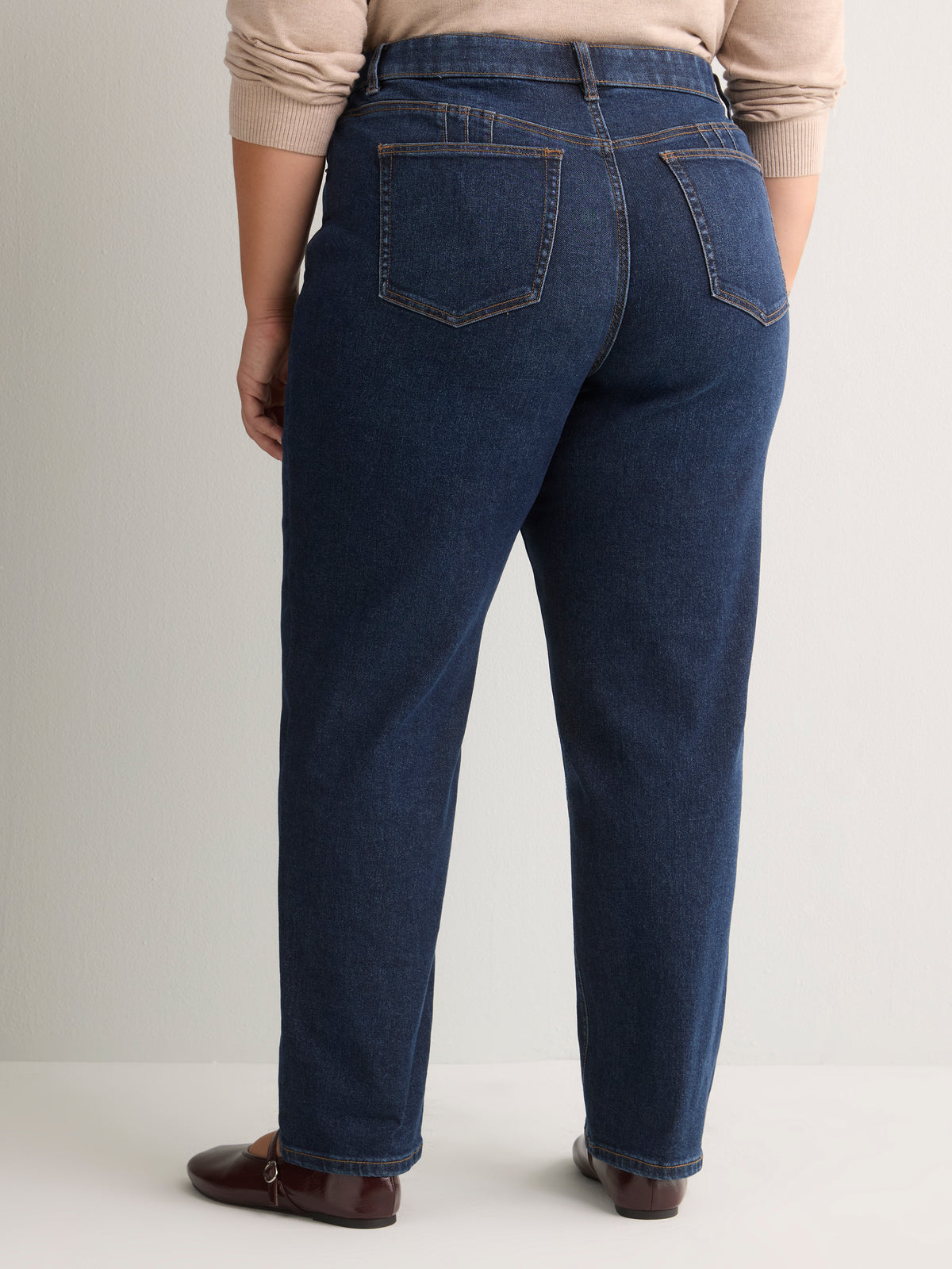 Curvy-Fit Straight-Leg Jean - d/C JEANS