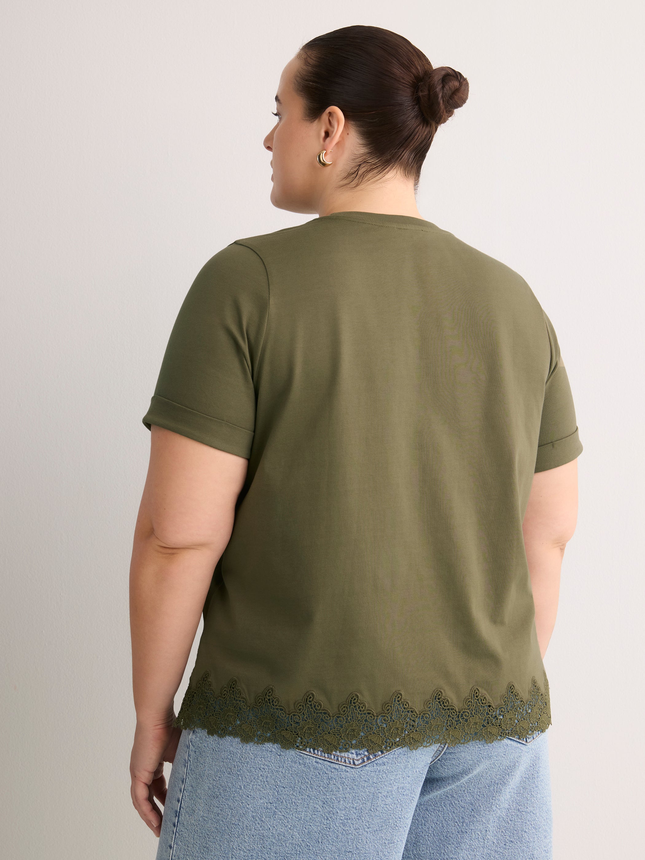 Straight-Fit Short-Sleeve Crew-Neck T-Shirt with Lace Hem
