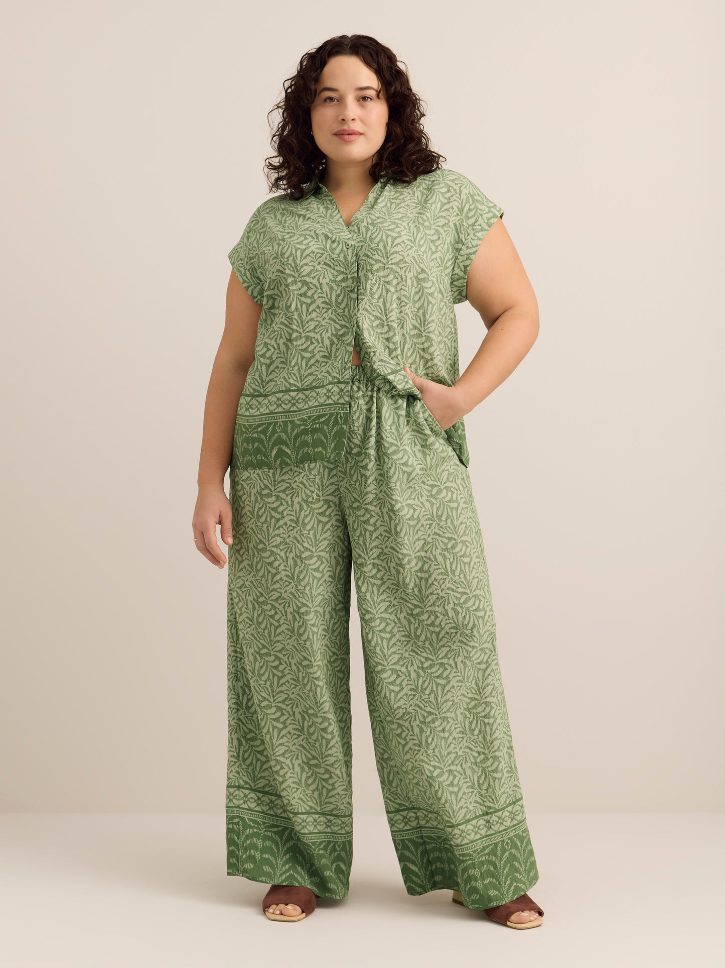 Palazzo-Leg Pant with Elastic Waistband
