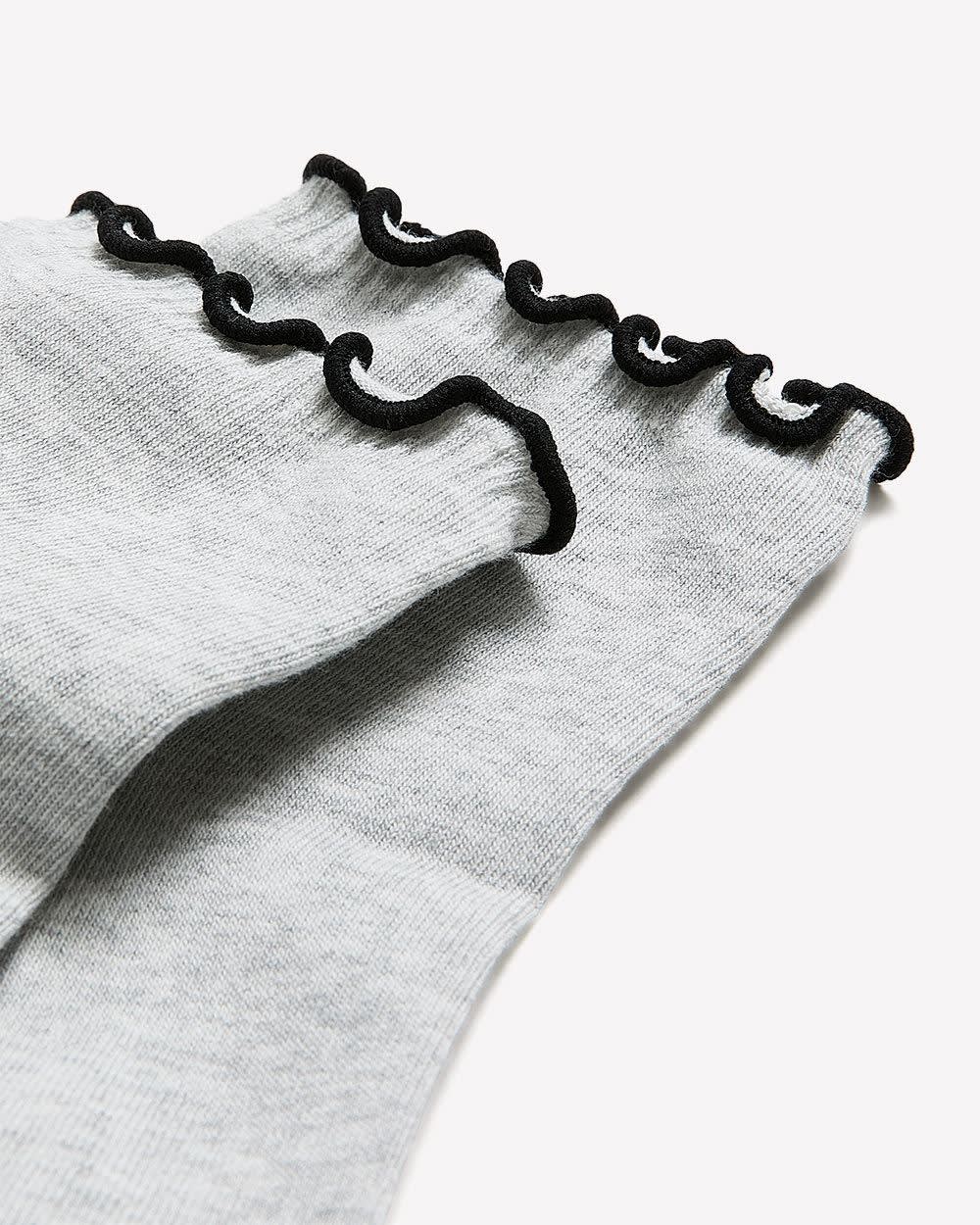 Ankle Socks with Contrasting Lettuce Edge