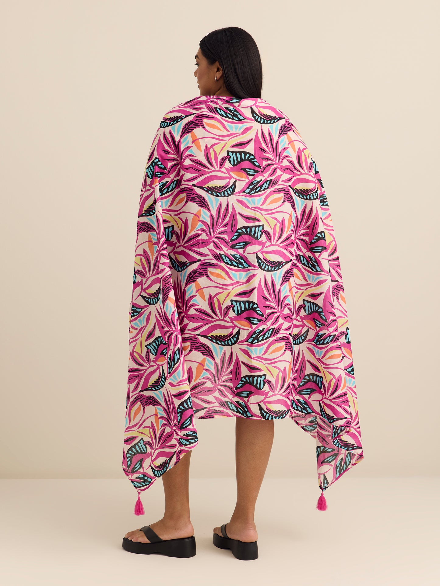 Printed Pareo With Tassels Details