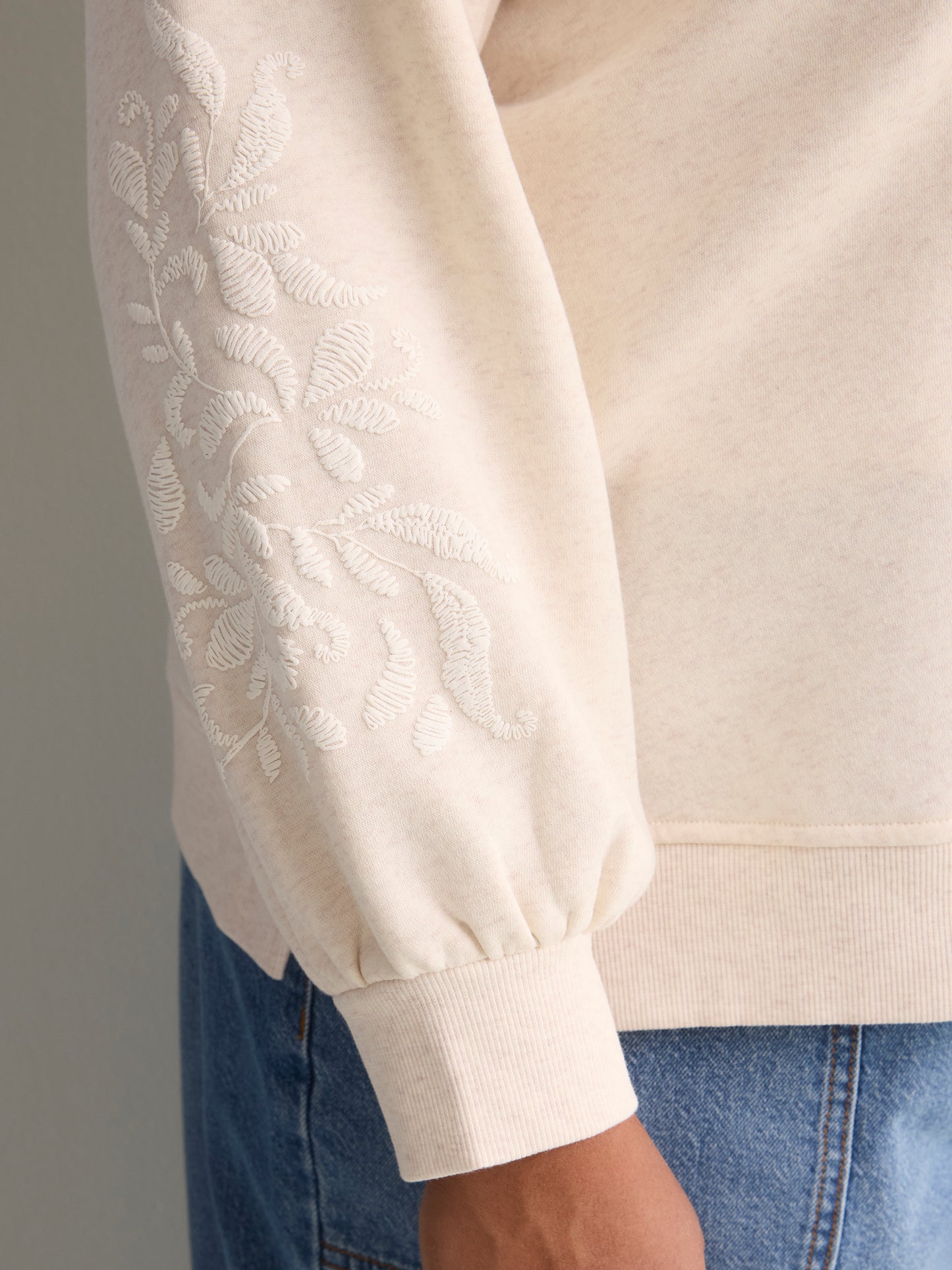 Loose Crew-Neck Fleece Sweatshirt with Long Balloon Sleeves