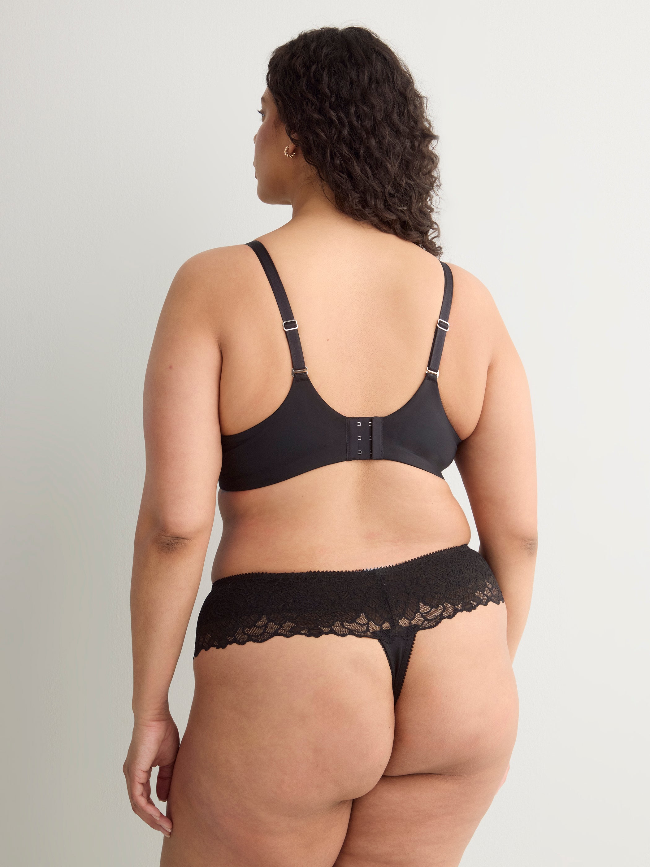 Unlined Underwire Bra with Mesh, G-H Cups - Déesse Collection