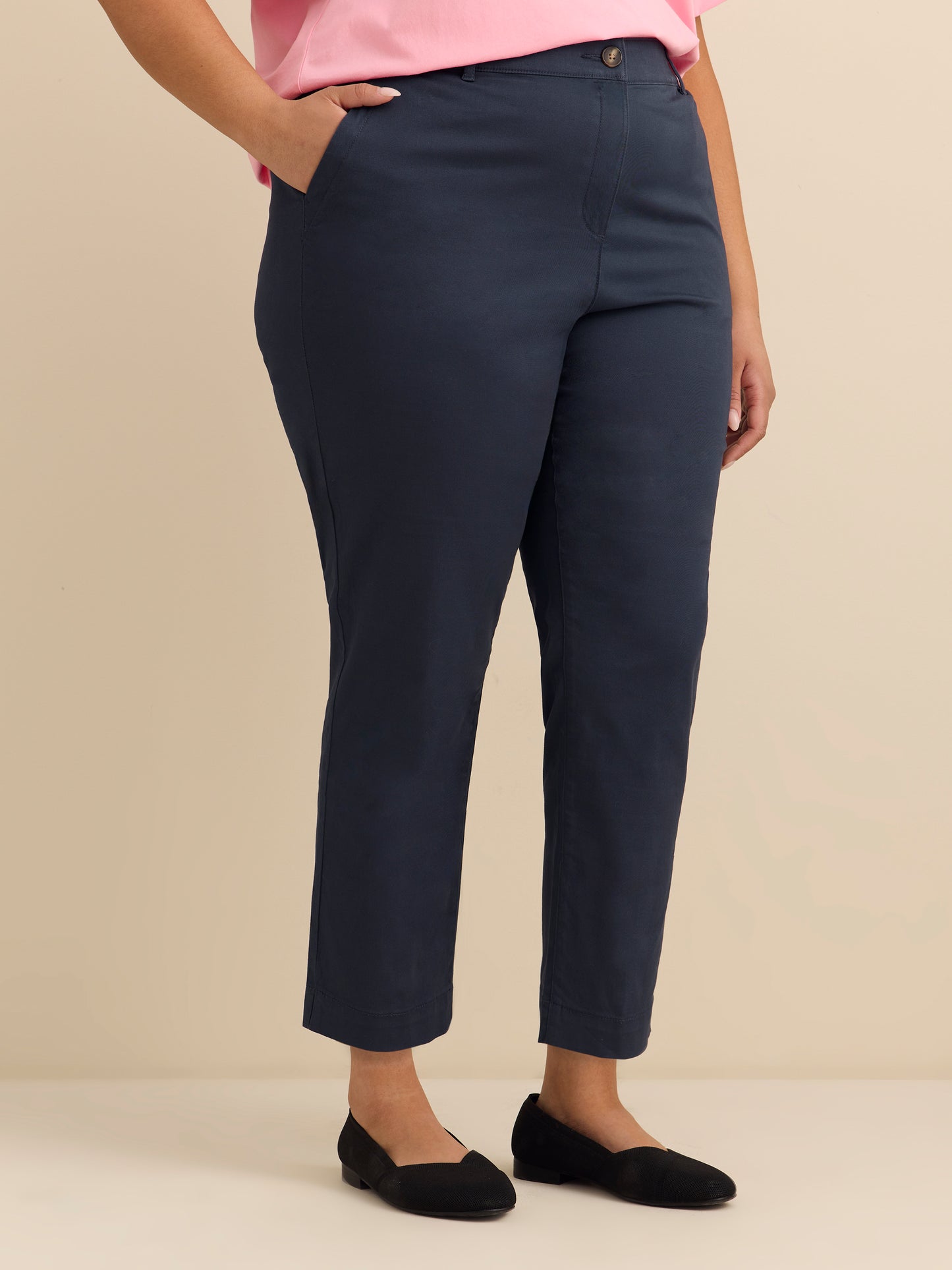 Pantalon chino uni à jambe fuselée