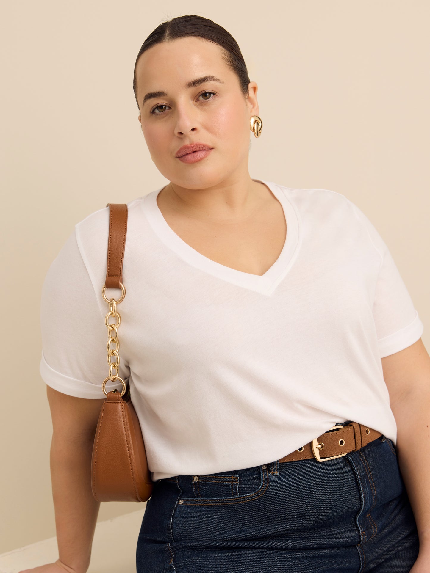 T-shirt avec col en V, coupe boyfriend, tissu responsable