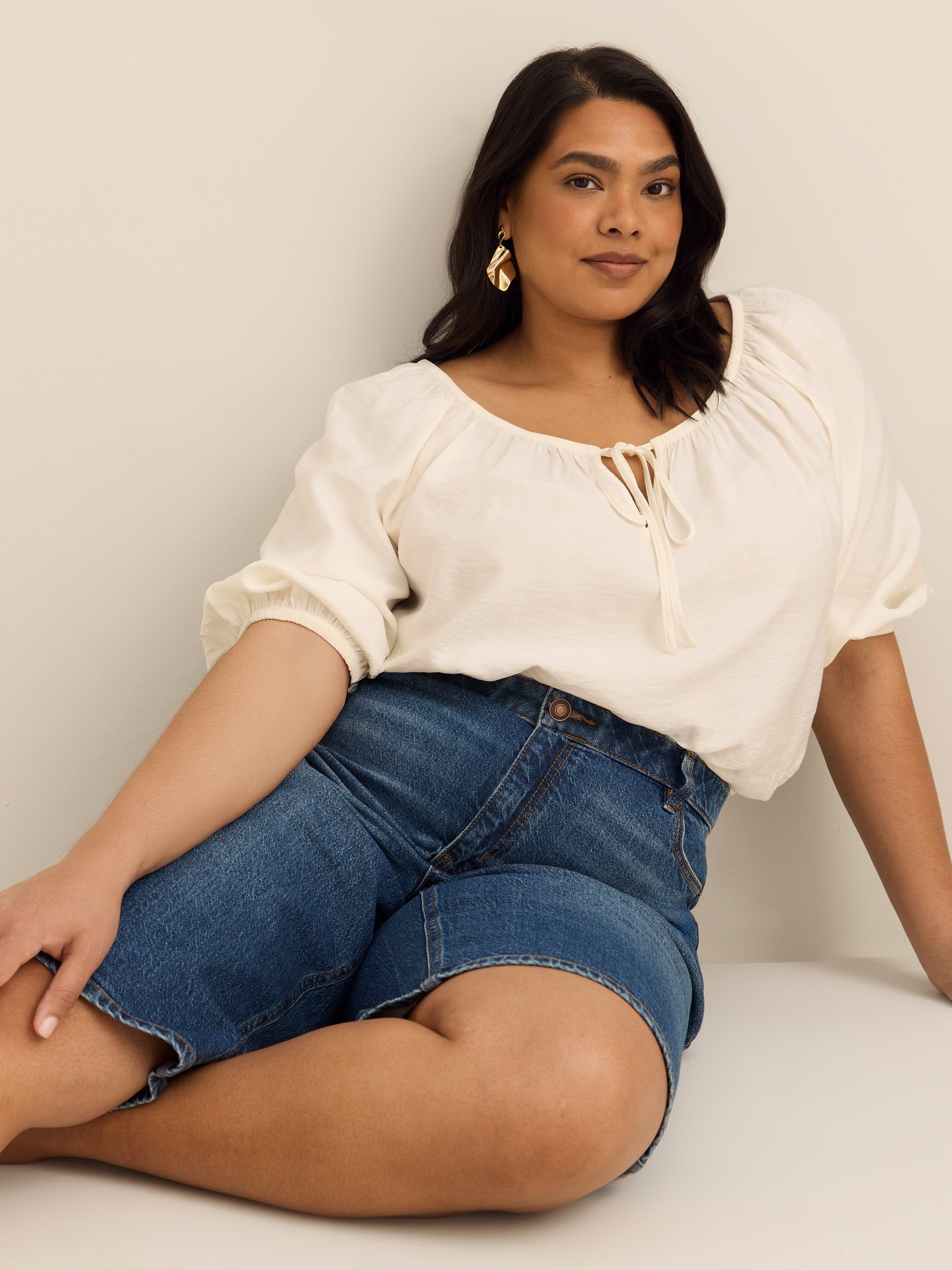 Dark High-Rise Curvy-Fit Denim Capri - d/C JEANS