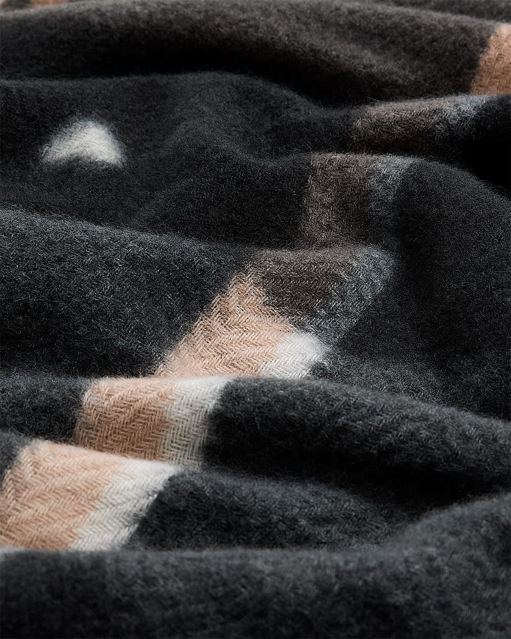 Grande écharpe carreautée avec coeurs