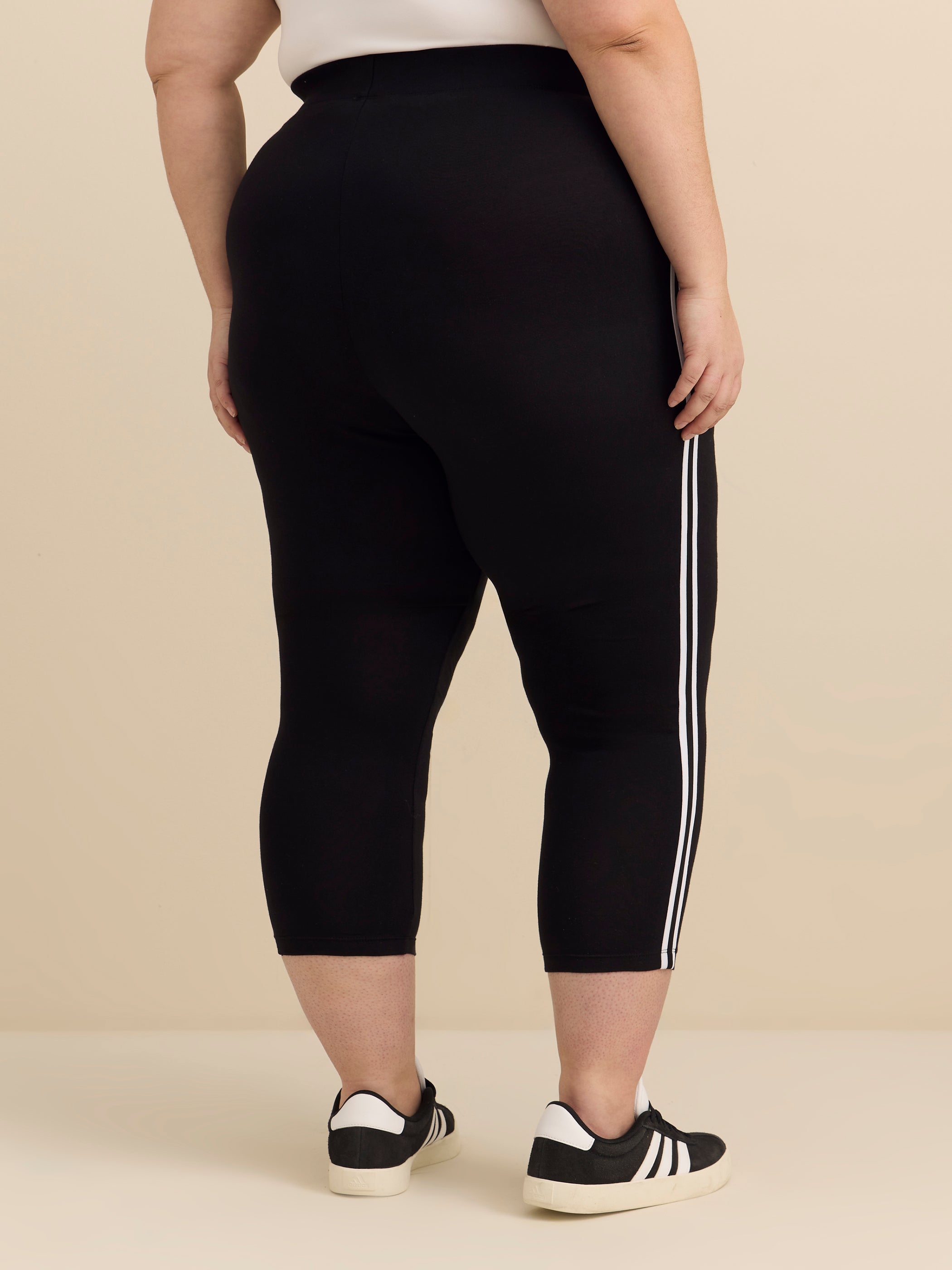 Legging de sport écourté avec fente sur latérale