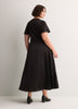 Robe longue cintrée et évasée en satin noir - Addition Elle