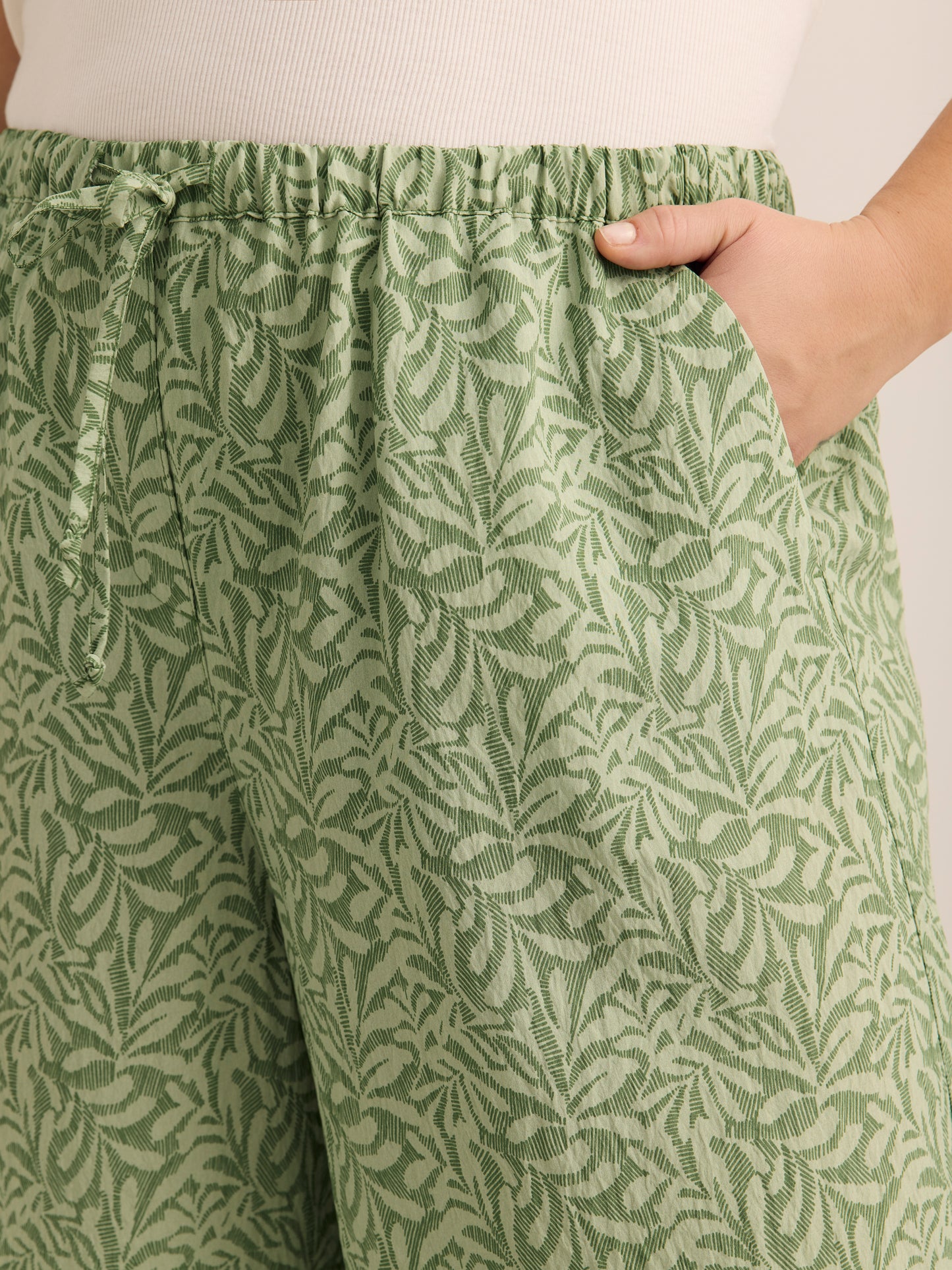 Palazzo-Leg Pant with Elastic Waistband